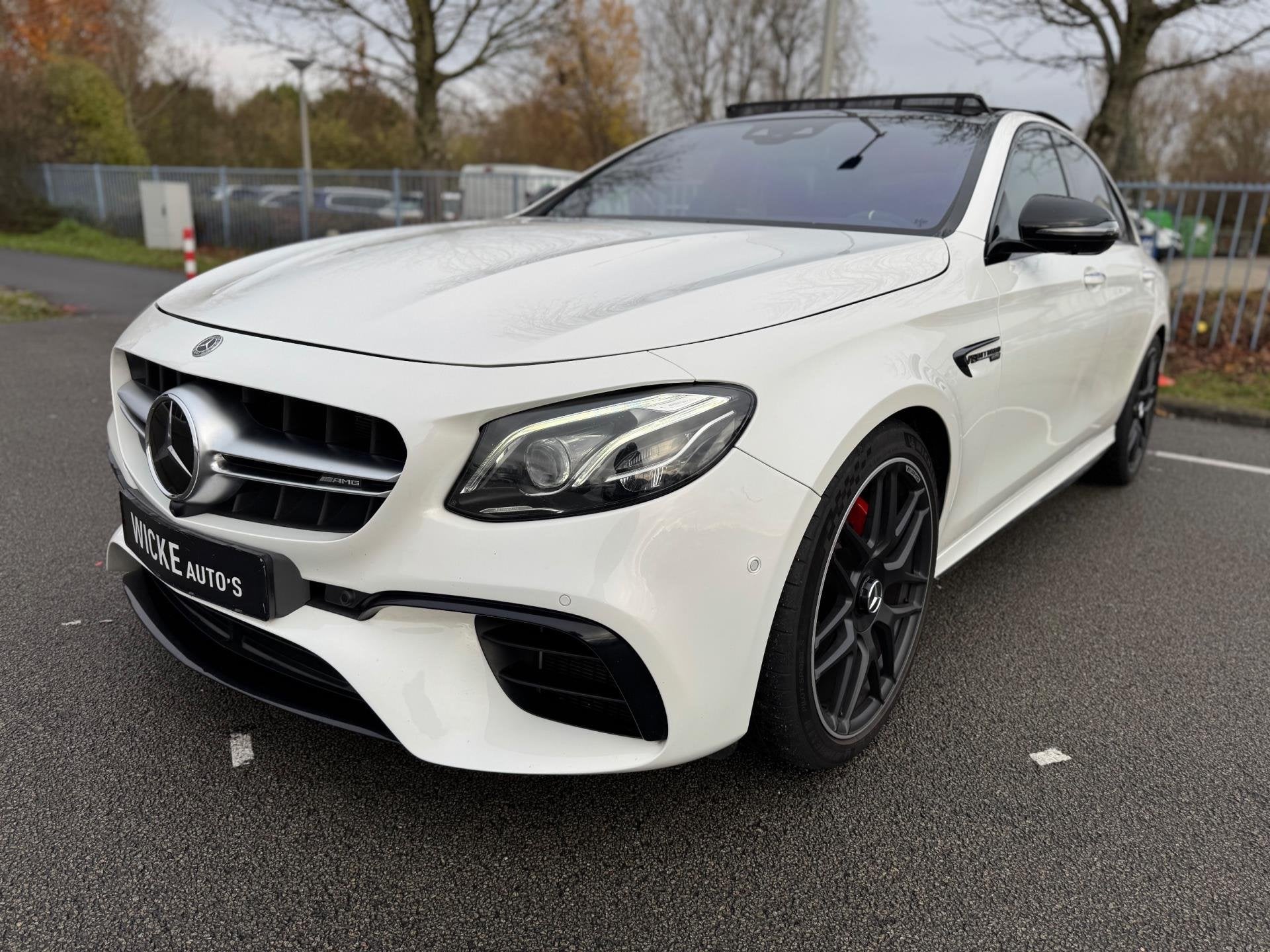 Mercedes-Benz E-klasse AMG 63 S 4MATIC Softclose Panorama 36, Auto's, Mercedes-Benz, Automaat, Gebruikt, Wit, Leder
