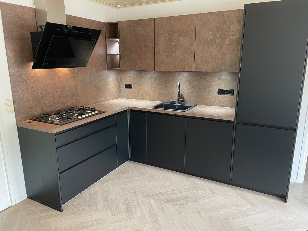 Moderne Matzwarte Hoekkeuken  Slechts 2 Jaar/OudGEDEMONTEERD, Huis en Inrichting, Zwart, Hoekkeuken, Ophalen of Verzenden, Zo goed als nieuw