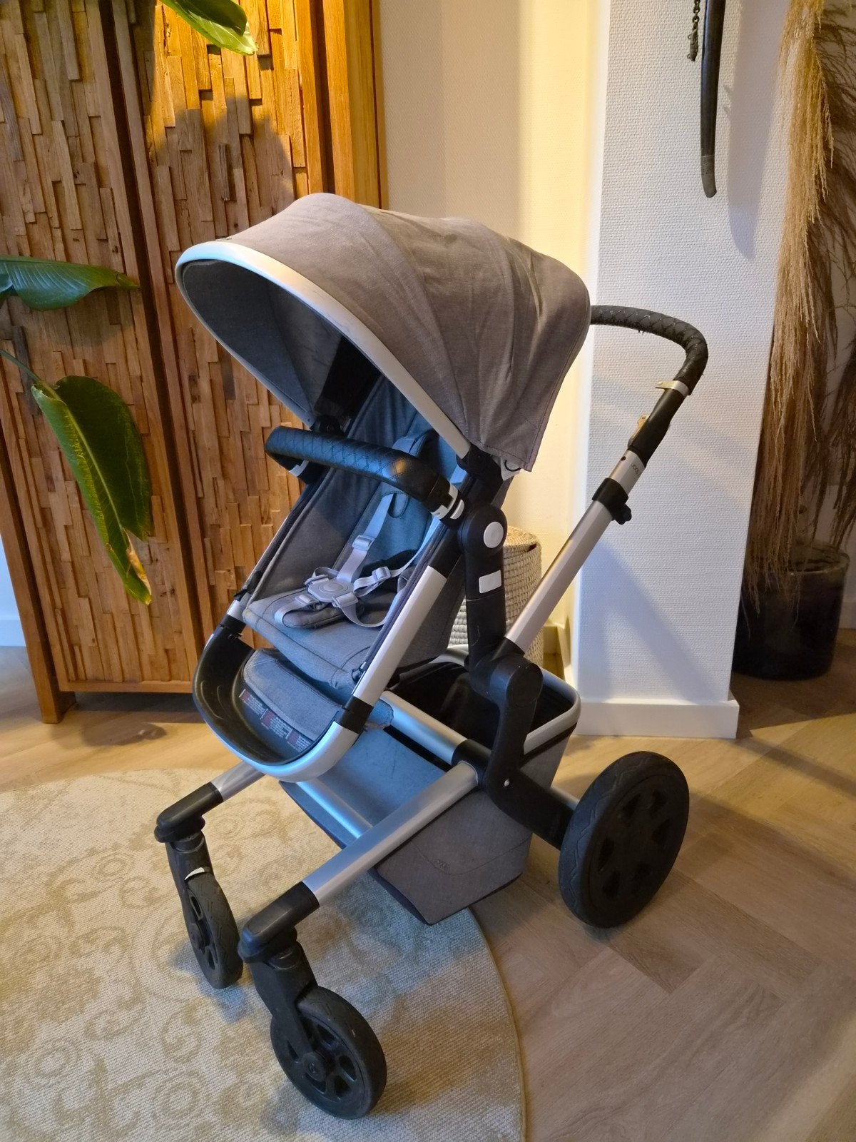 Zeer complete Joolz Day2 kinderwagen - grey, Gebruikt, Combiwagen, Met reiswieg, Ophalen