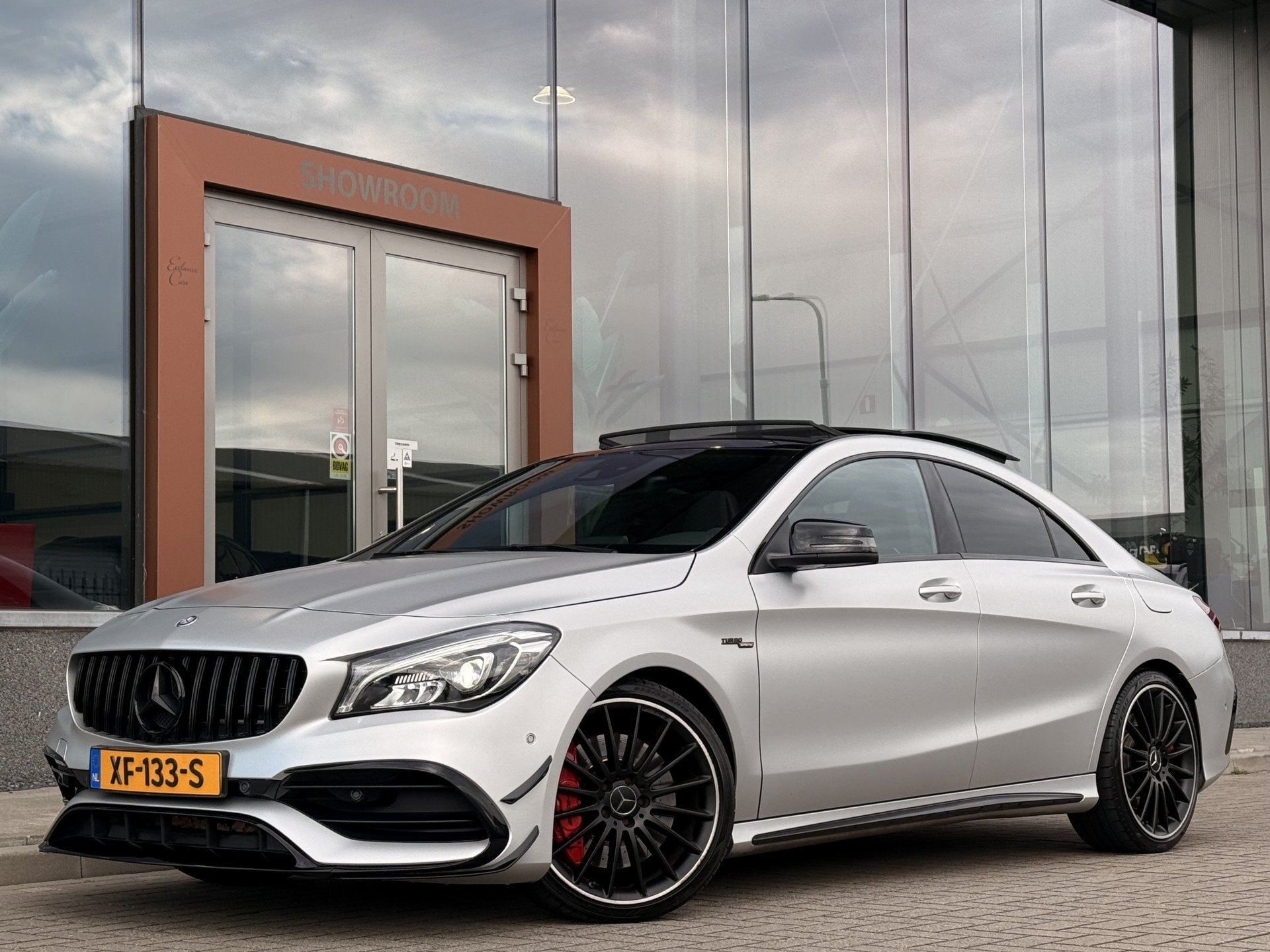 Mercedes-Benz CLA-Klasse AMG 45 4MATIC MATGRIJS | Leder | Pa, Automaat, CLA, Gebruikt, 4 cilinders