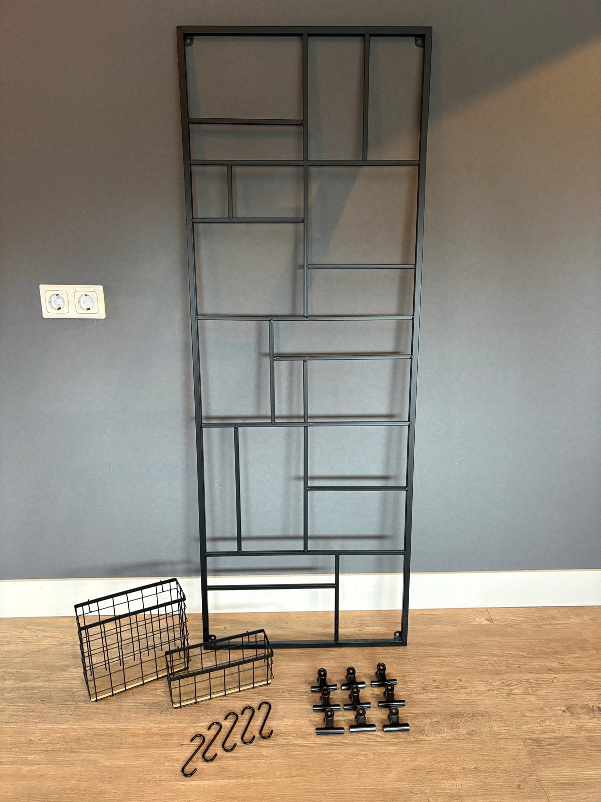 Zwart metalen wandrek met accessoires (150 x 54 cm), Ophalen, Metaal, Gebruikt, Industrieel