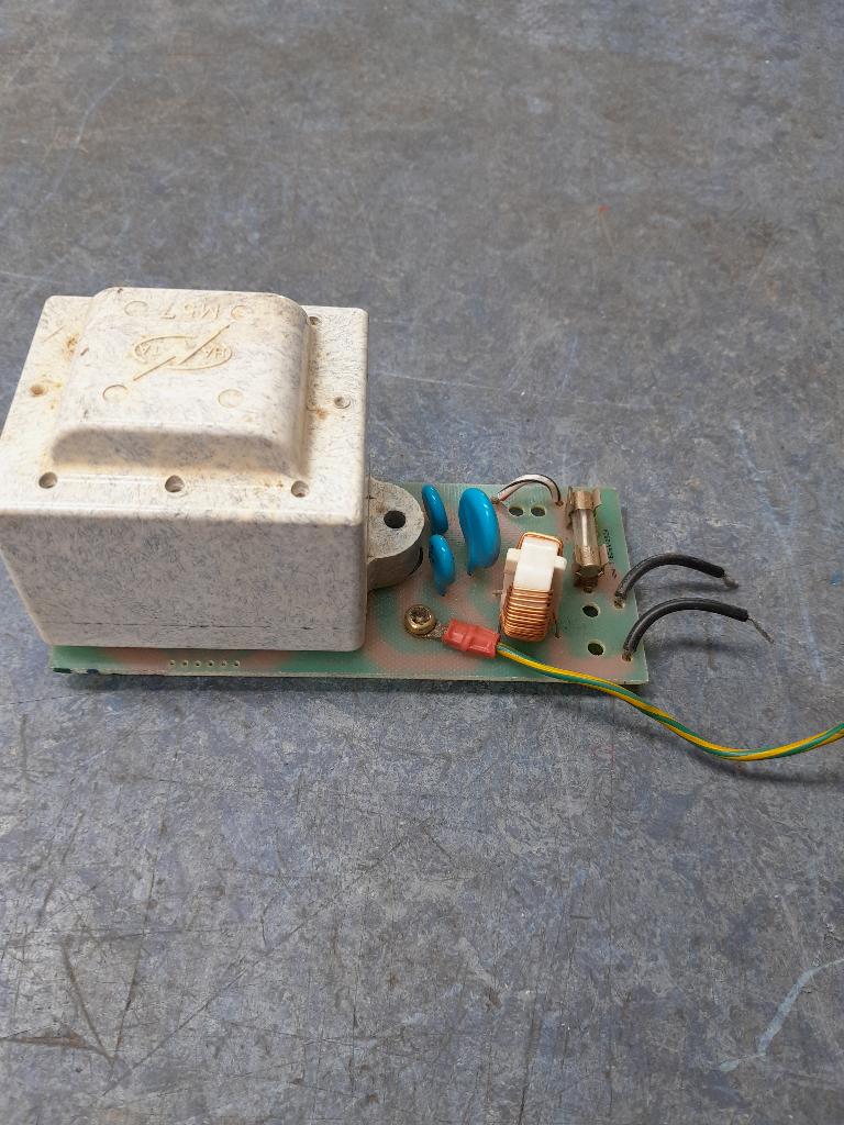 Trafo 230v in 4v-6v- 7v uit, Ophalen of Verzenden, Gebruikt