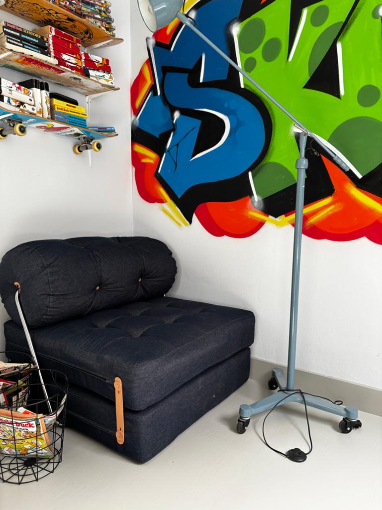 Verstelbare blauwe lamp op wielen, Ophalen, Gebruikt, Metaal, 100 tot 150 cm