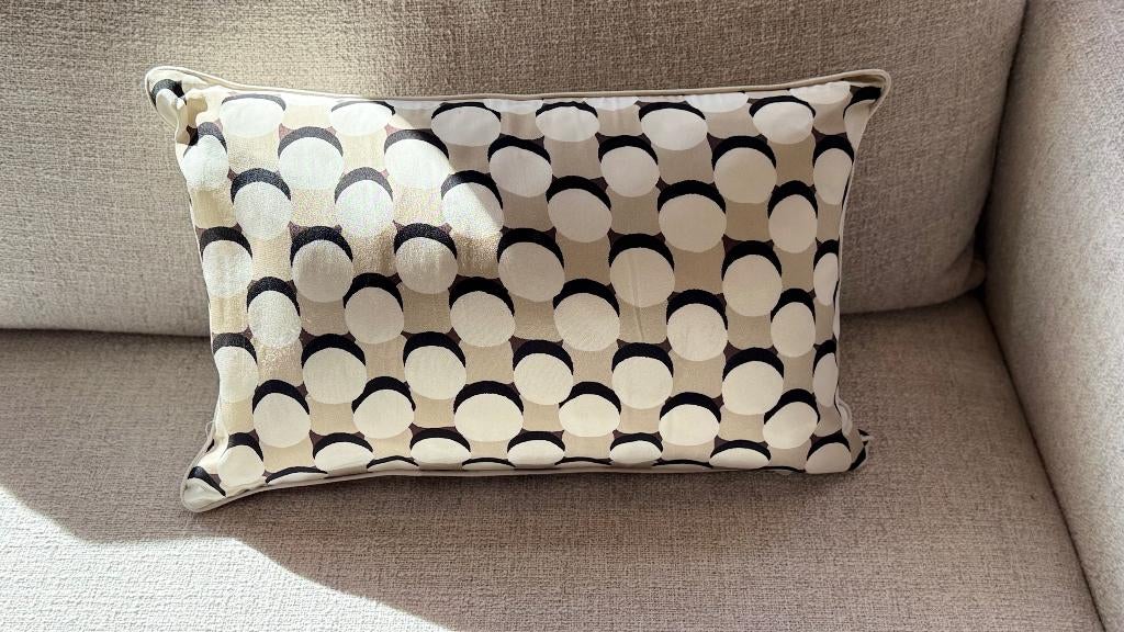 Luxe kussen | Élitis, Huis en Inrichting, Woonaccessoires | Kussens, Zo goed als nieuw, Overige kleuren, Rechthoekig, Ophalen