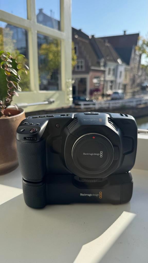 Blackmagic Design Pocket Cinema Camera 4k Pro met lens, Spiegelreflex, Ophalen of Verzenden, Zo goed als nieuw, 4 t/m 7 keer
