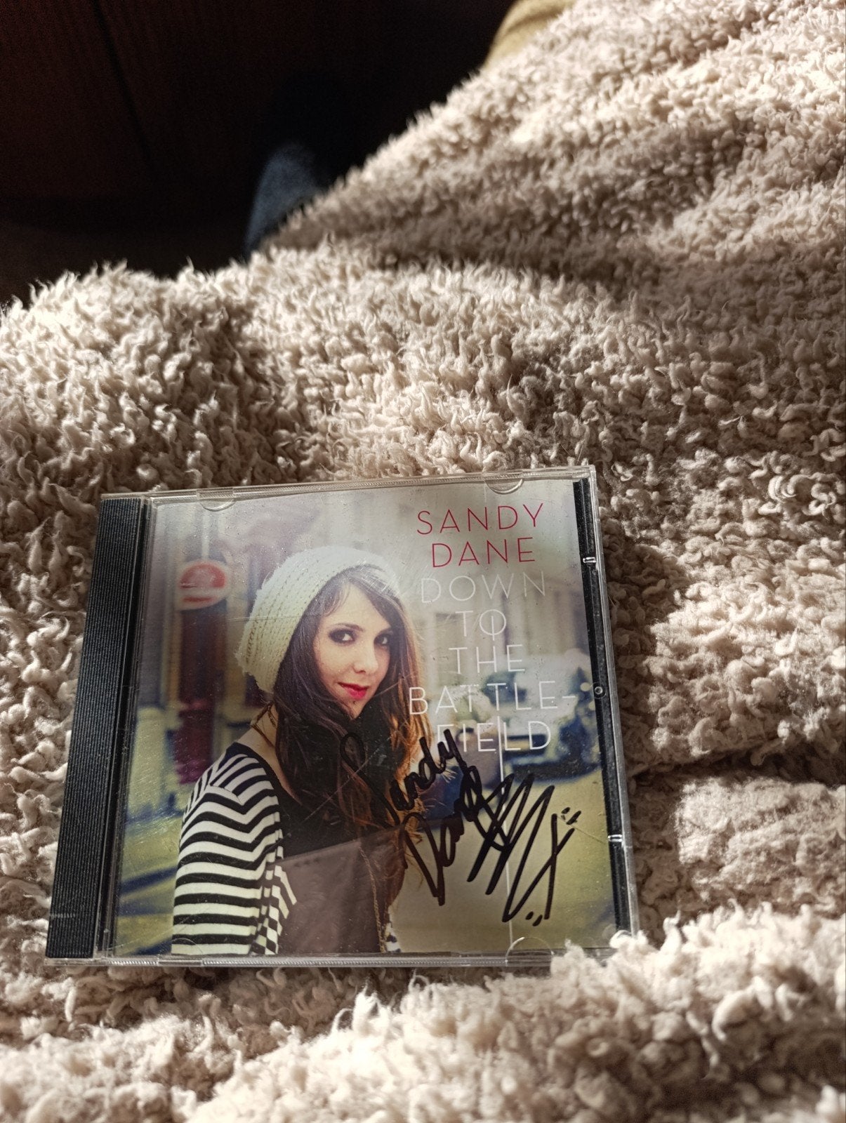 Gesigneerde CD Sandy Dane - Down To The Battlefield, Ophalen of Verzenden, Zo goed als nieuw, Gesigneerd, EP