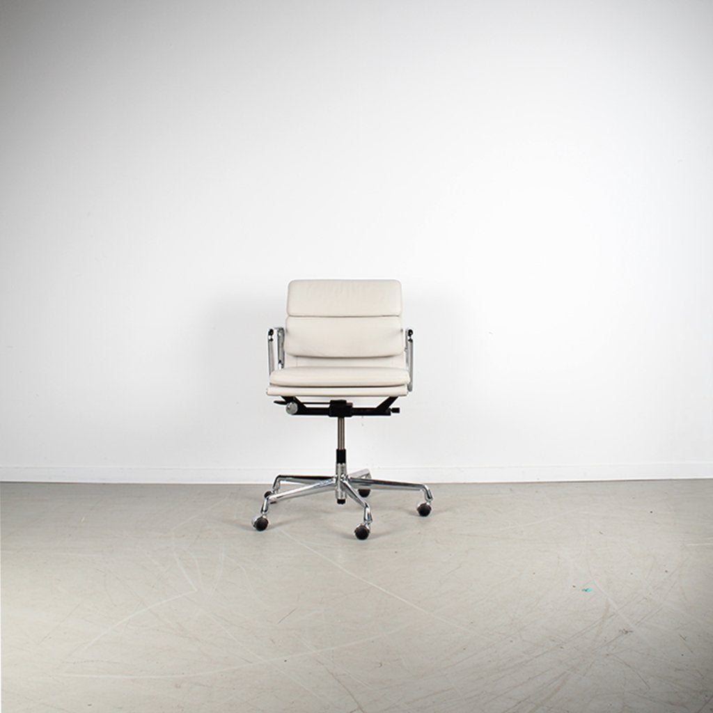 3x Vitra Eames Ea 217 Bureaustoel Softpad Clay – Chroom, Huis en Inrichting, Bureaustoelen, Niet ingevuld, Niet ingevuld, Ophalen of Verzenden