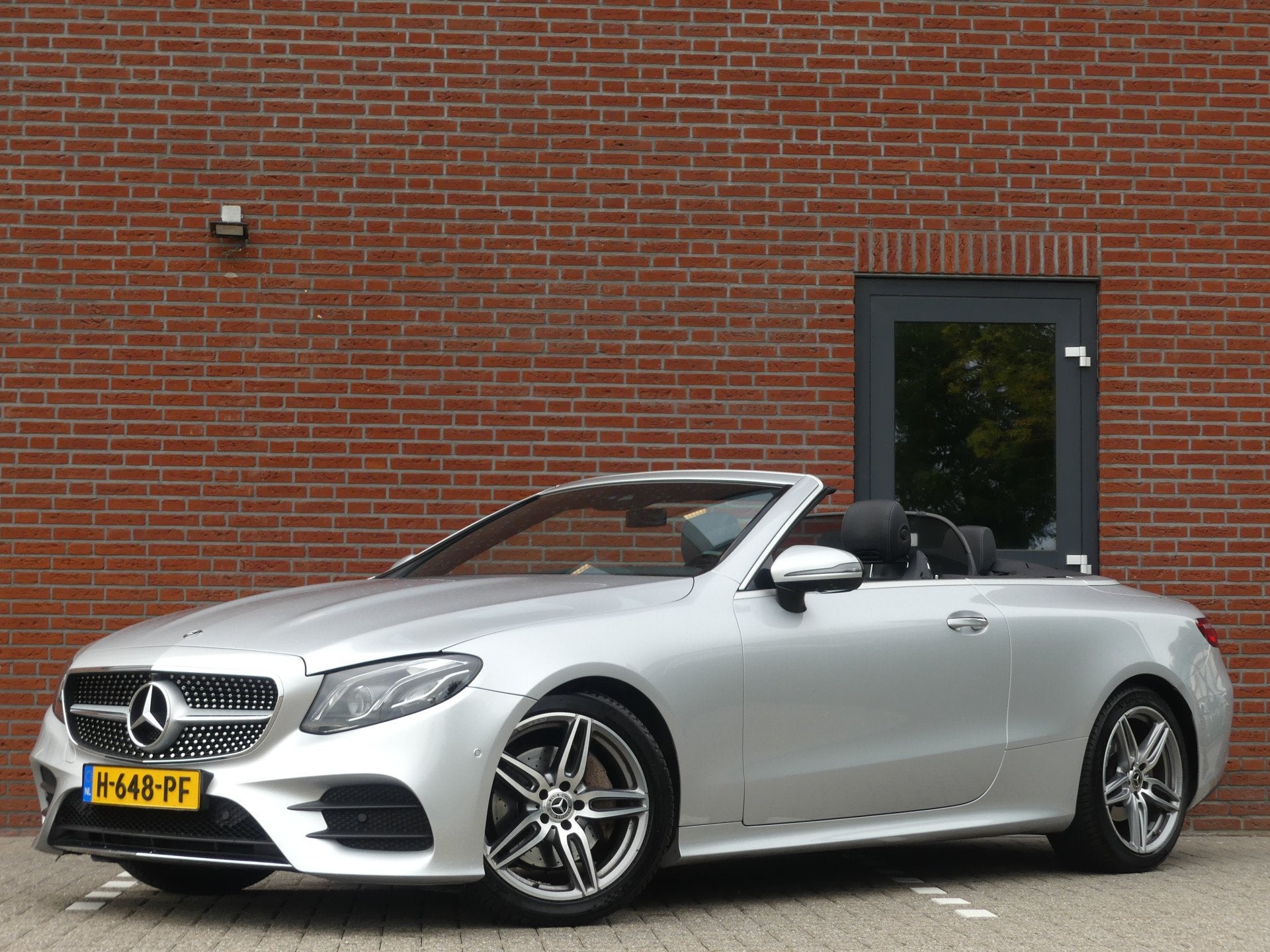 Mercedes-Benz E-Klasse Cabrio 200 Premium Plus AMG / Burmest, Auto's, Dealer onderhouden, Achterwielaandrijving, 4 cilinders, Cabriolet