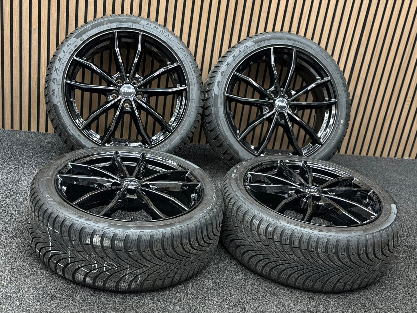 WINTER! 19 inch Rial X12 - Cupra Formentor 5x112 ET39 Maxxis, Auto-onderdelen, Banden en Velgen, 245 mm, ., Banden en Velgen, Winterbanden
