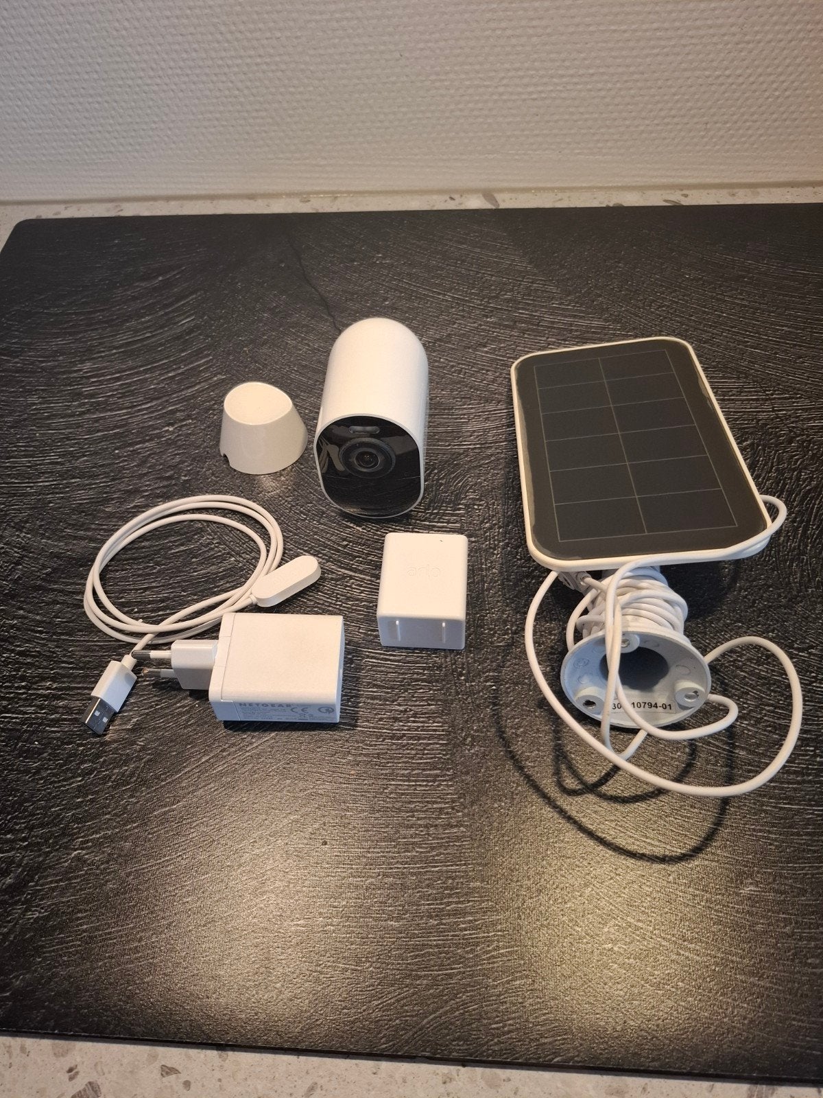 arlo ultra camera met solar, Audio, Tv en Foto, Ophalen of Verzenden, Zo goed als nieuw, Buitencamera