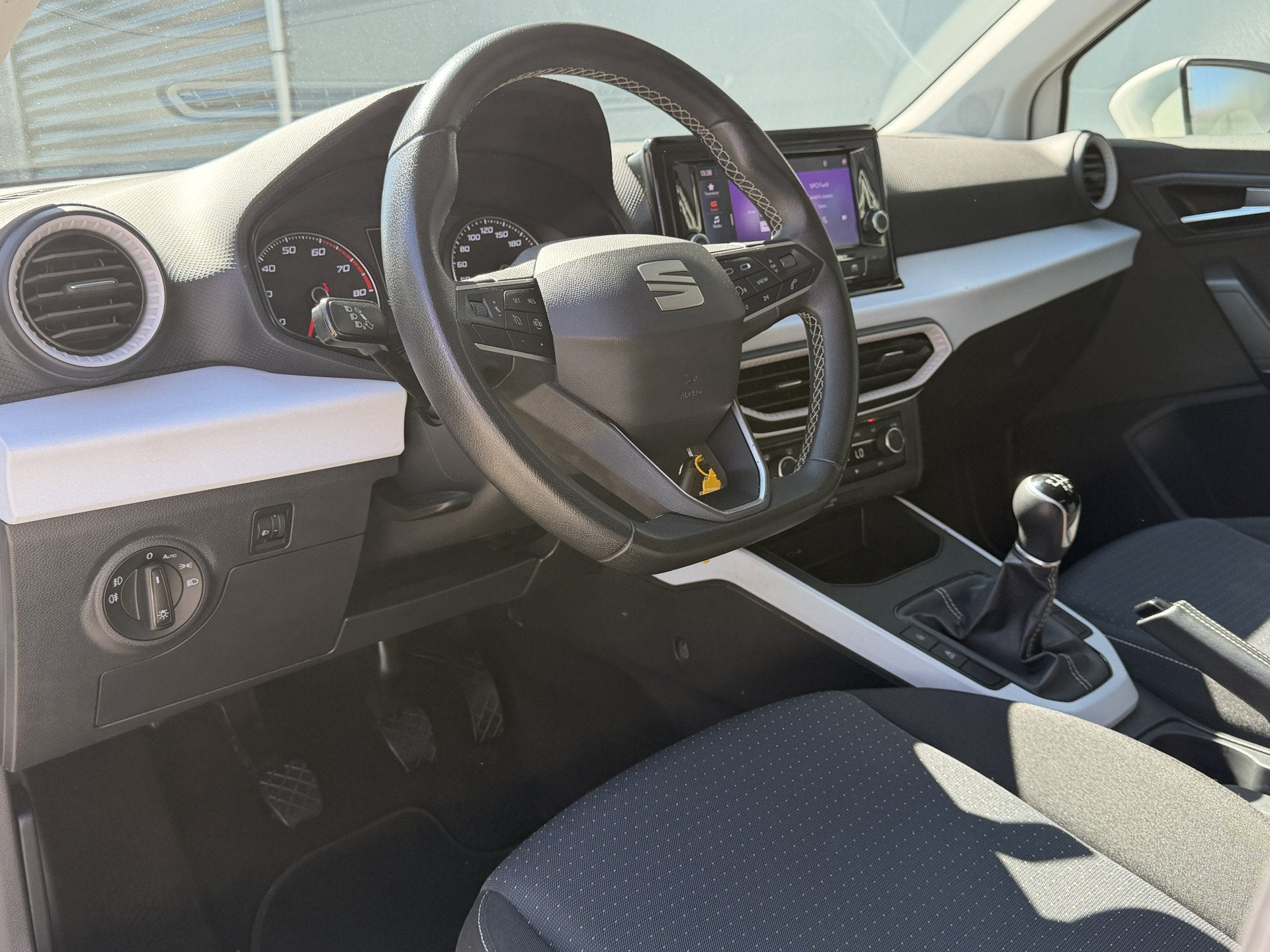 SEAT Arona BWJ 2023 | 1.0TSI 96PK Style | CLIMA | CARPLAY |, Stof, Gebruikt, Origineel Nederlands, Handgeschakeld