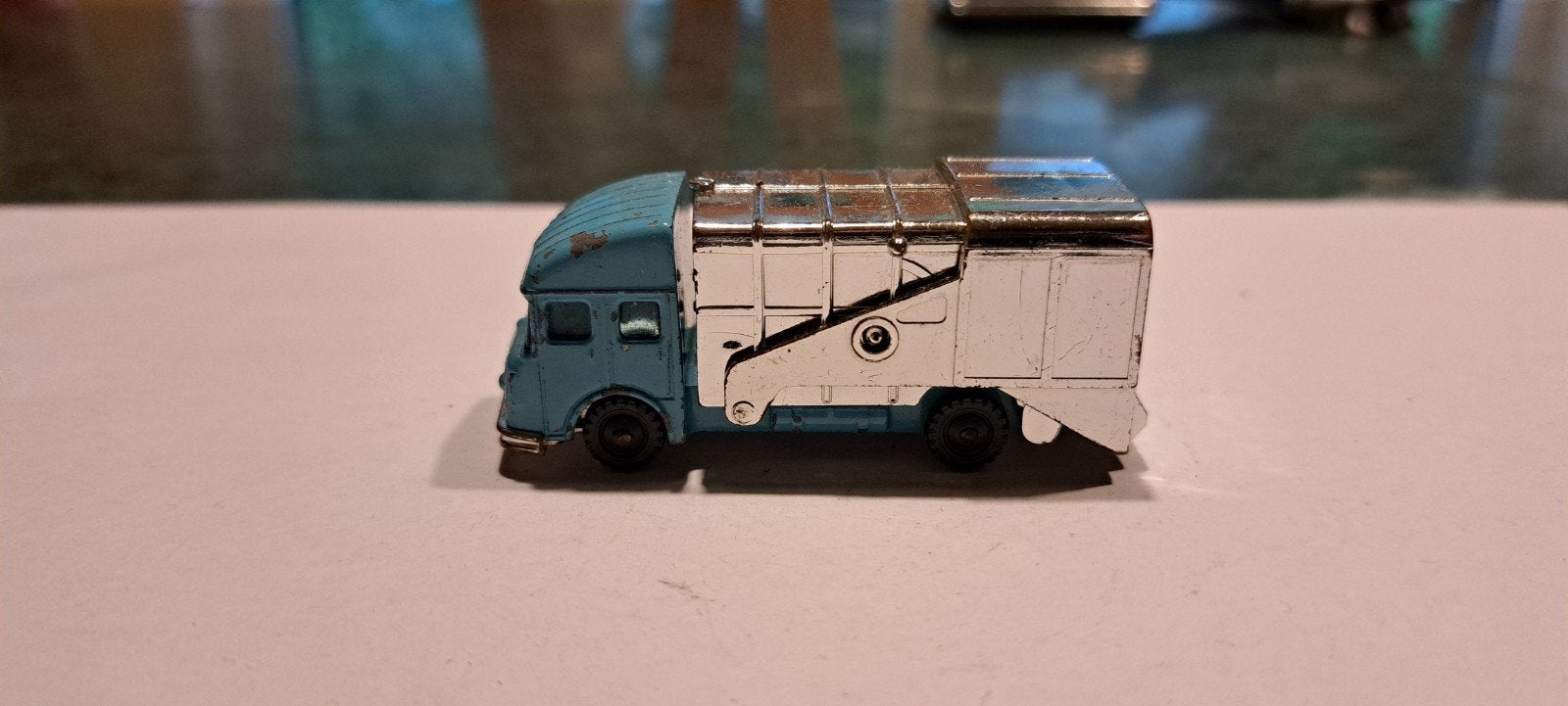 s&d refuse van husky, Ophalen of Verzenden