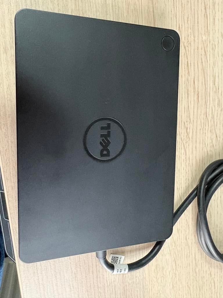 Dell WD15 USB-C Docking Station met 90W Adapter, Ophalen of Verzenden, Gebruikt, Docking station, Laptop