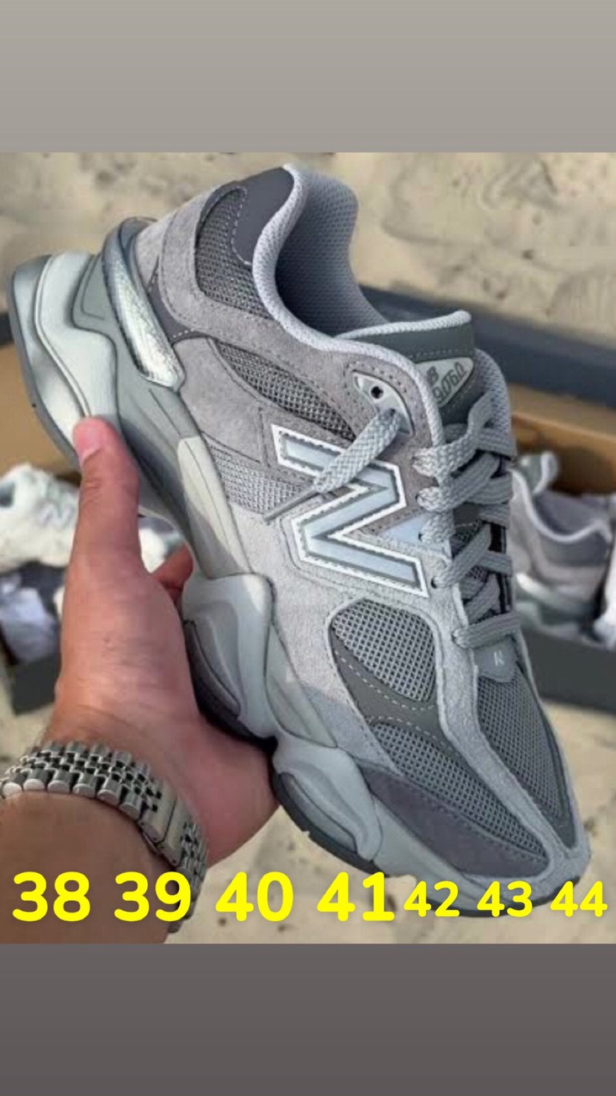 New balance 9060, Ophalen of Verzenden, Zo goed als nieuw