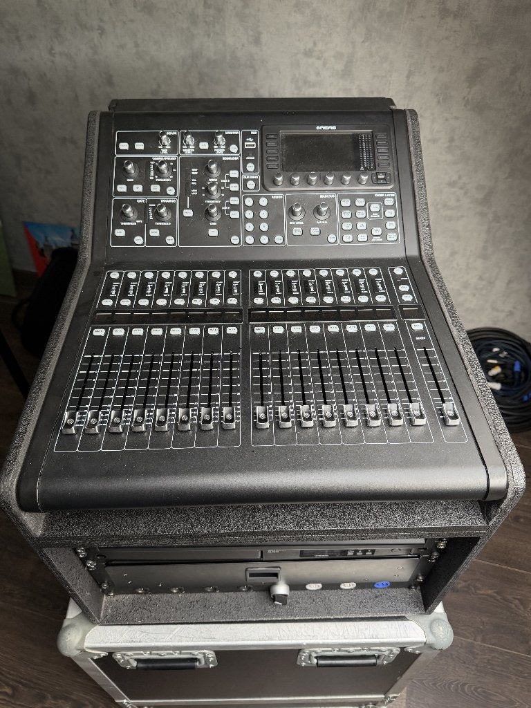 compleet Rack, Muziek en Instrumenten, Mengpanelen, Ophalen, Zo goed als nieuw, 20 kanalen of meer