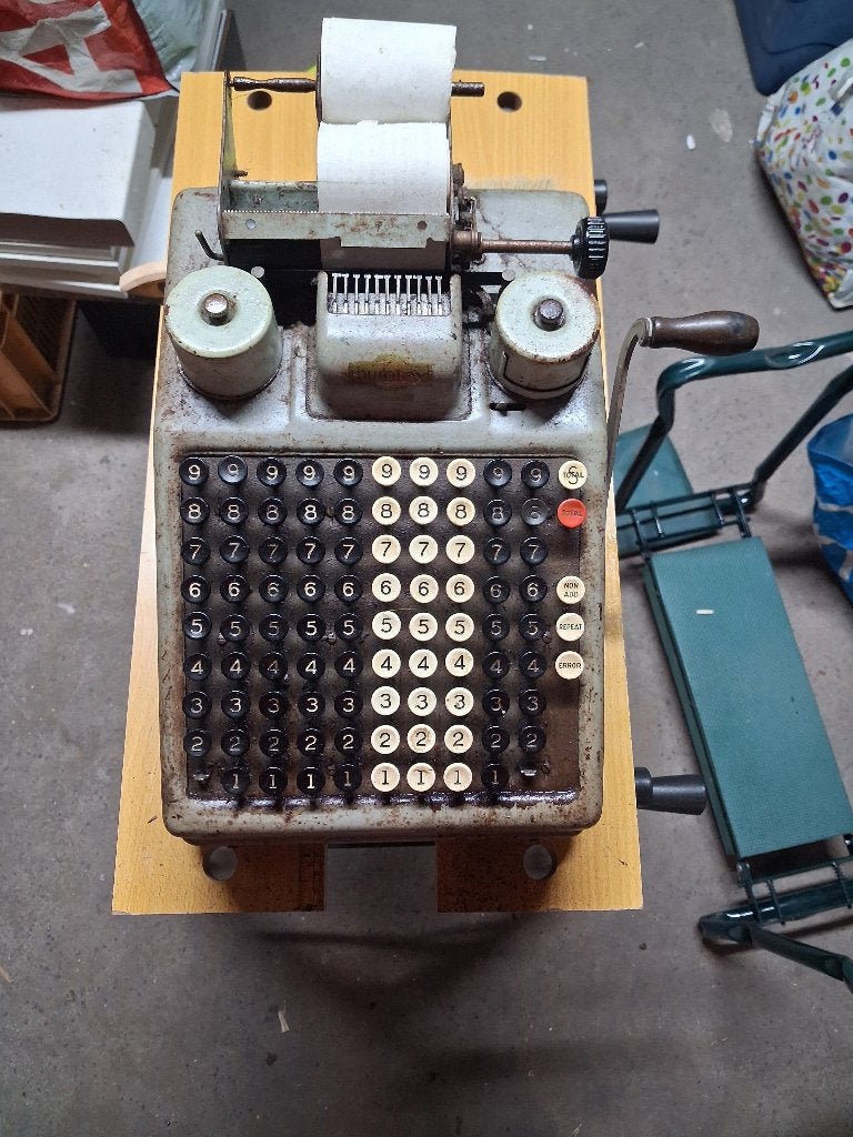 Oude rekenmachine jaren 20 30, Verzamelen, Ophalen of Verzenden, Gebruikt
