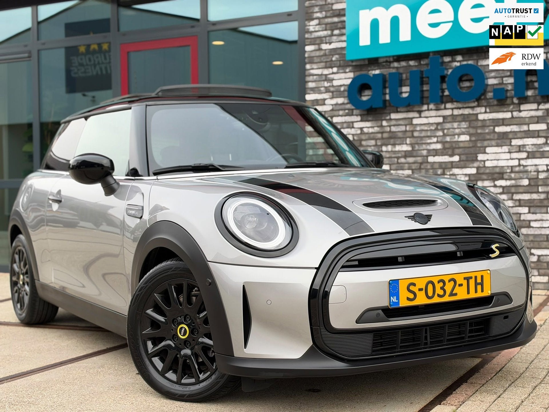 Mini Electric Camden Edit. l SOH 98%l WARMTEPOMP l PANO l H/, Auto's, Dealer onderhouden, 1340 kg, 4 stoelen, Mini Electric