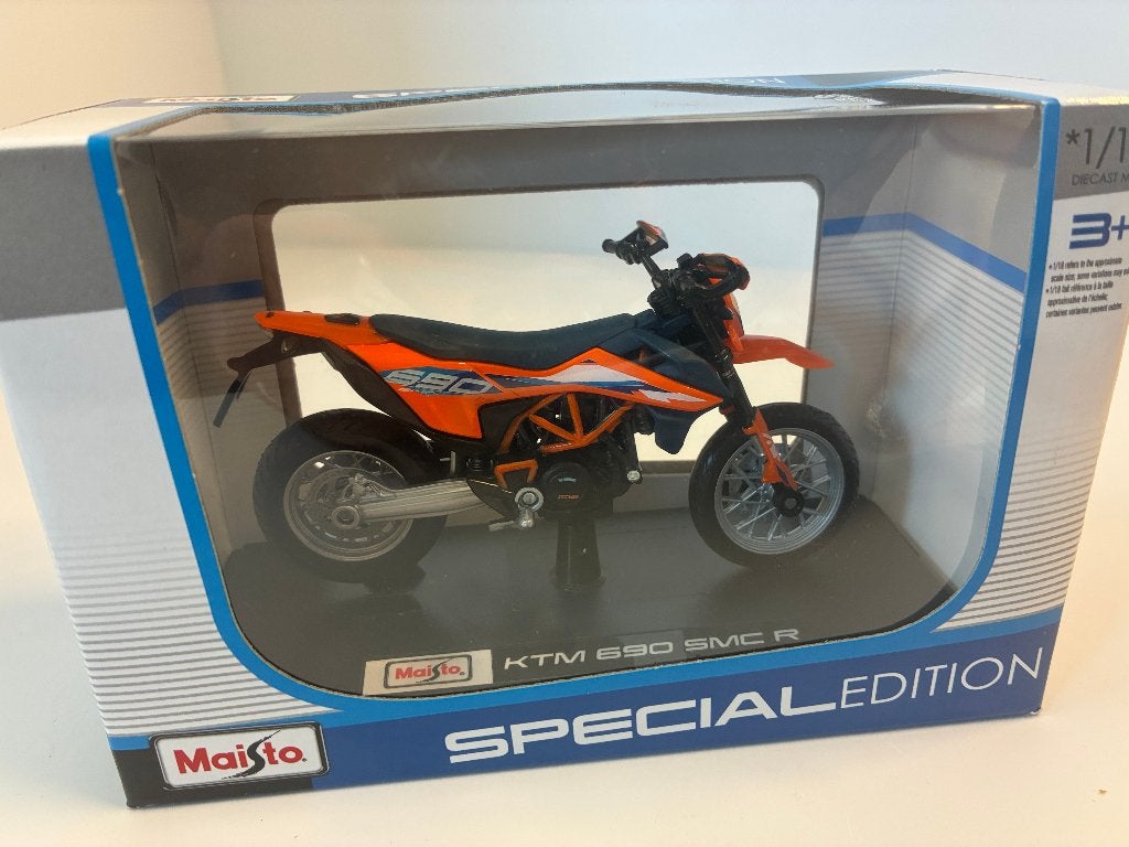 59670: KTM 690 SMC R - 2023 - Maisto 1:18, Info@maisto.nl, Maisto, De Steenbok 26, 5215 ME ‘s-Hertogenbosch, Nieuw
