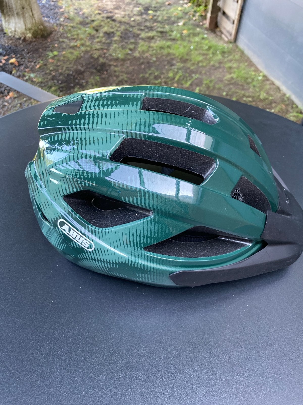 ABUS Fietshelm - Zo goed als nieuw, Fietsen en Brommers, Fietsaccessoires | Fietshelmen, Zo goed als nieuw, Heer of Dame, Ophalen