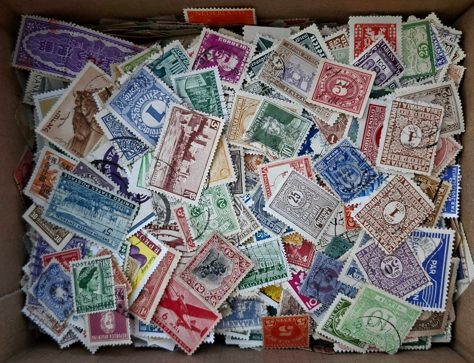 Ruim 4300 postzegels wereld., Verzenden, Nederland en Buitenland