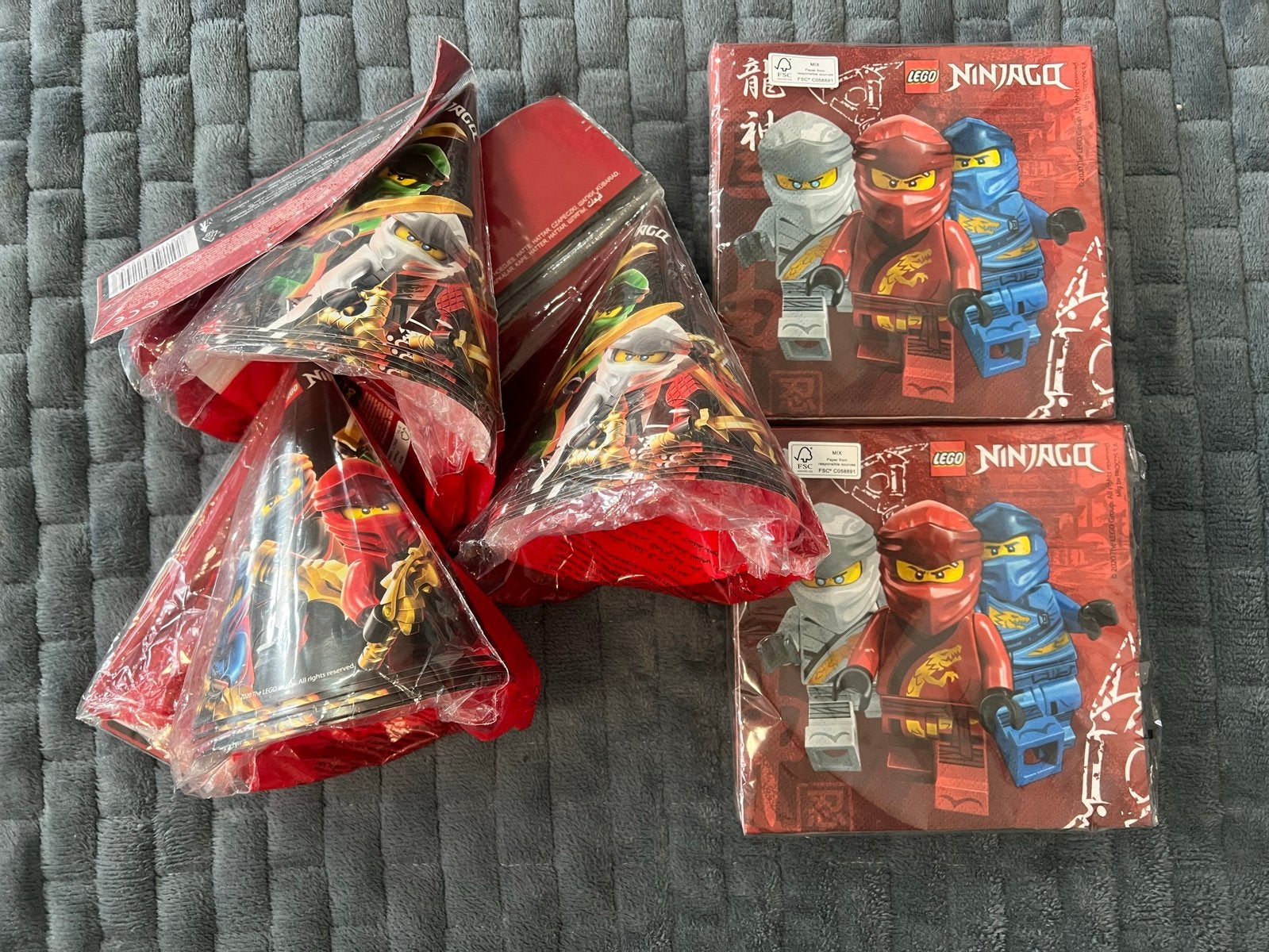 LEGO Ninjago Feestartikelen: Hoedjes en Servetten, Ophalen of Verzenden, Nieuw, Feestartikel, Verjaardag