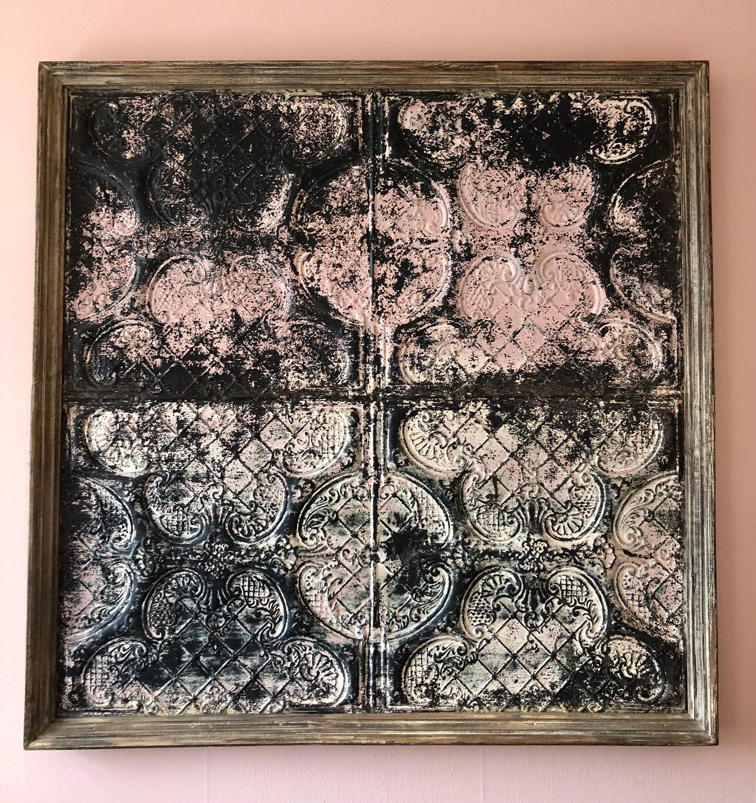 Zinken wanddecoraties, Ophalen