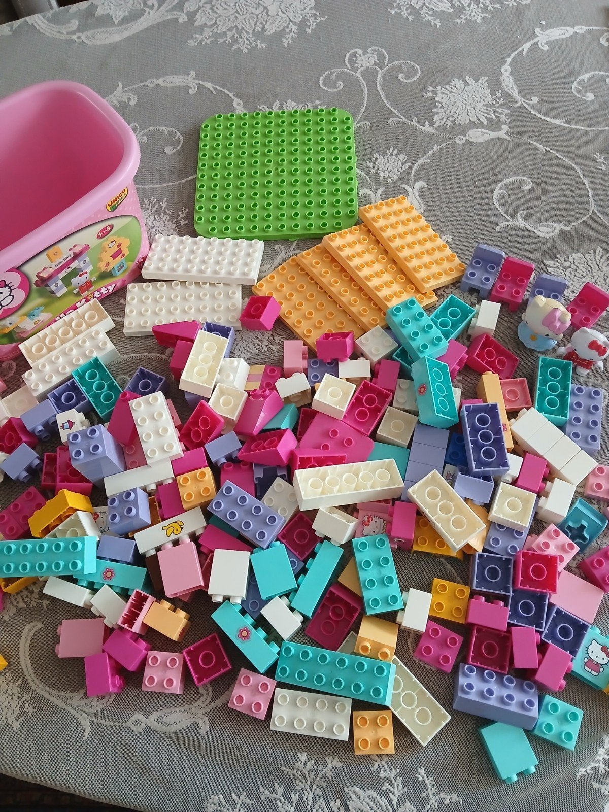 2 dozen Hello Kitty duplo bouwblokken, Ophalen of Verzenden, Zo goed als nieuw, Duplo, Losse stenen