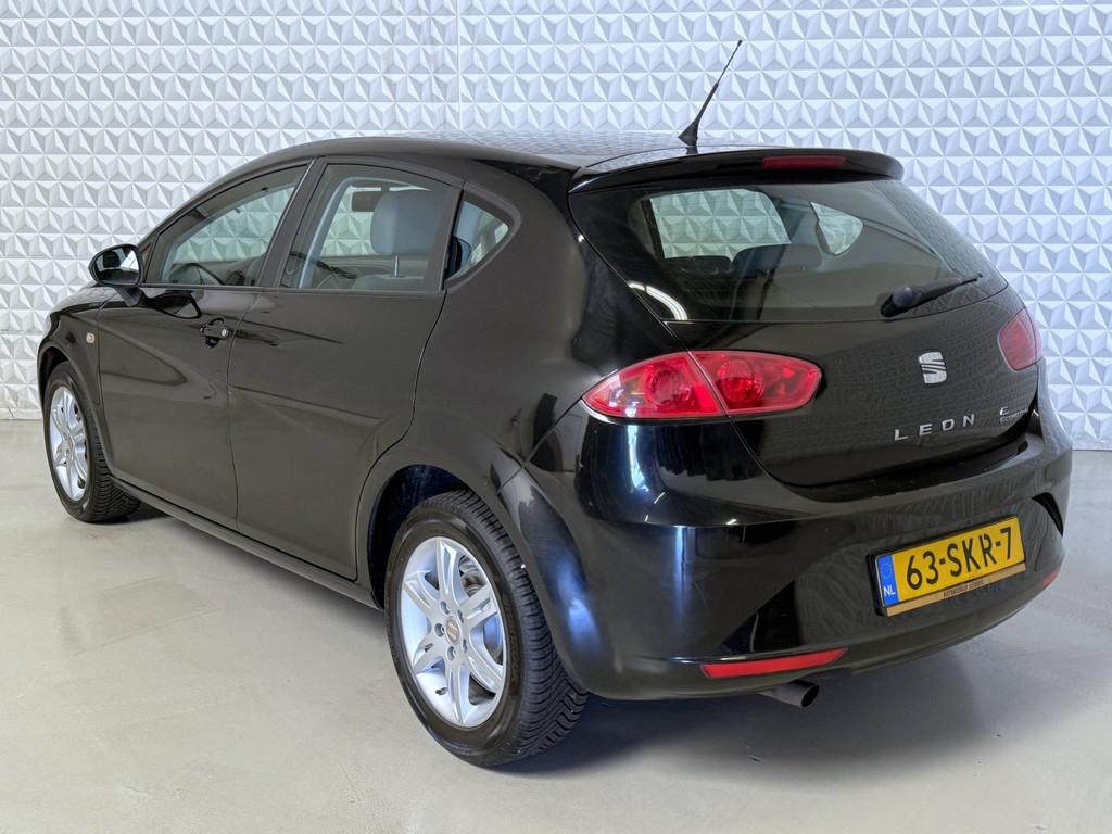 Seat Leon 1.6 TDI Ecomotive EXPORTPRIJS / EX BPM (2011), Auto's, Voorwielaandrijving, Euro 5, Gebruikt, 1225 kg