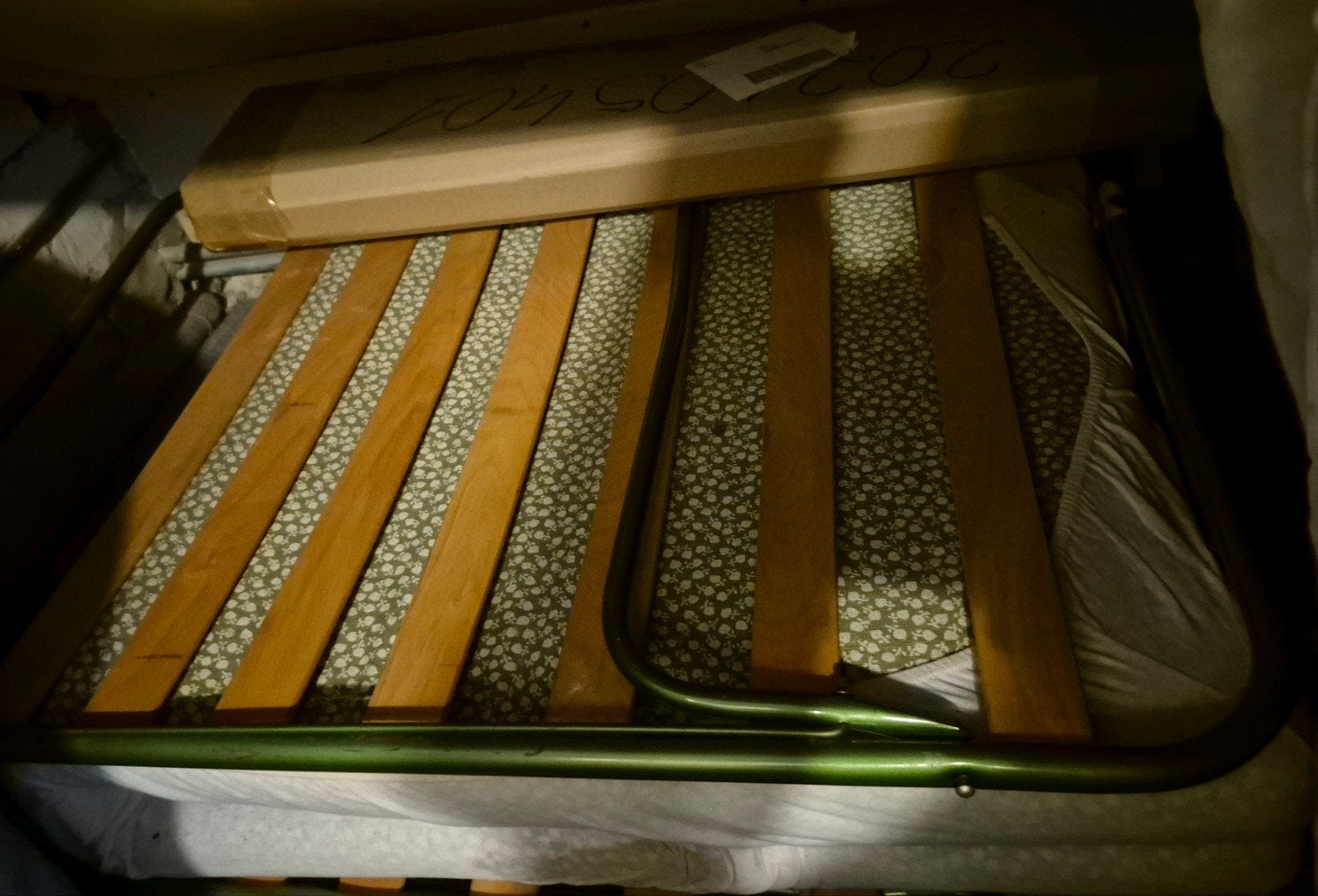 Opklapbed / logeerbed incl matras, Ophalen, 90 cm, Eenpersoons, Wit