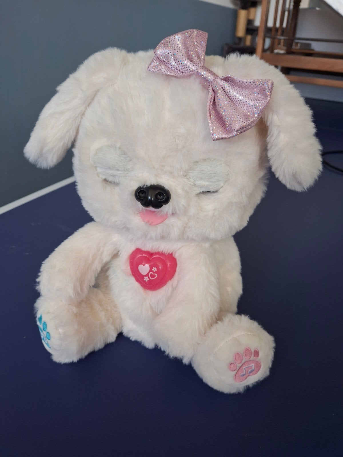 Interactieve pratende hond knuffel met geluid en licht, Ophalen, Hond, Zo goed als nieuw, Met licht