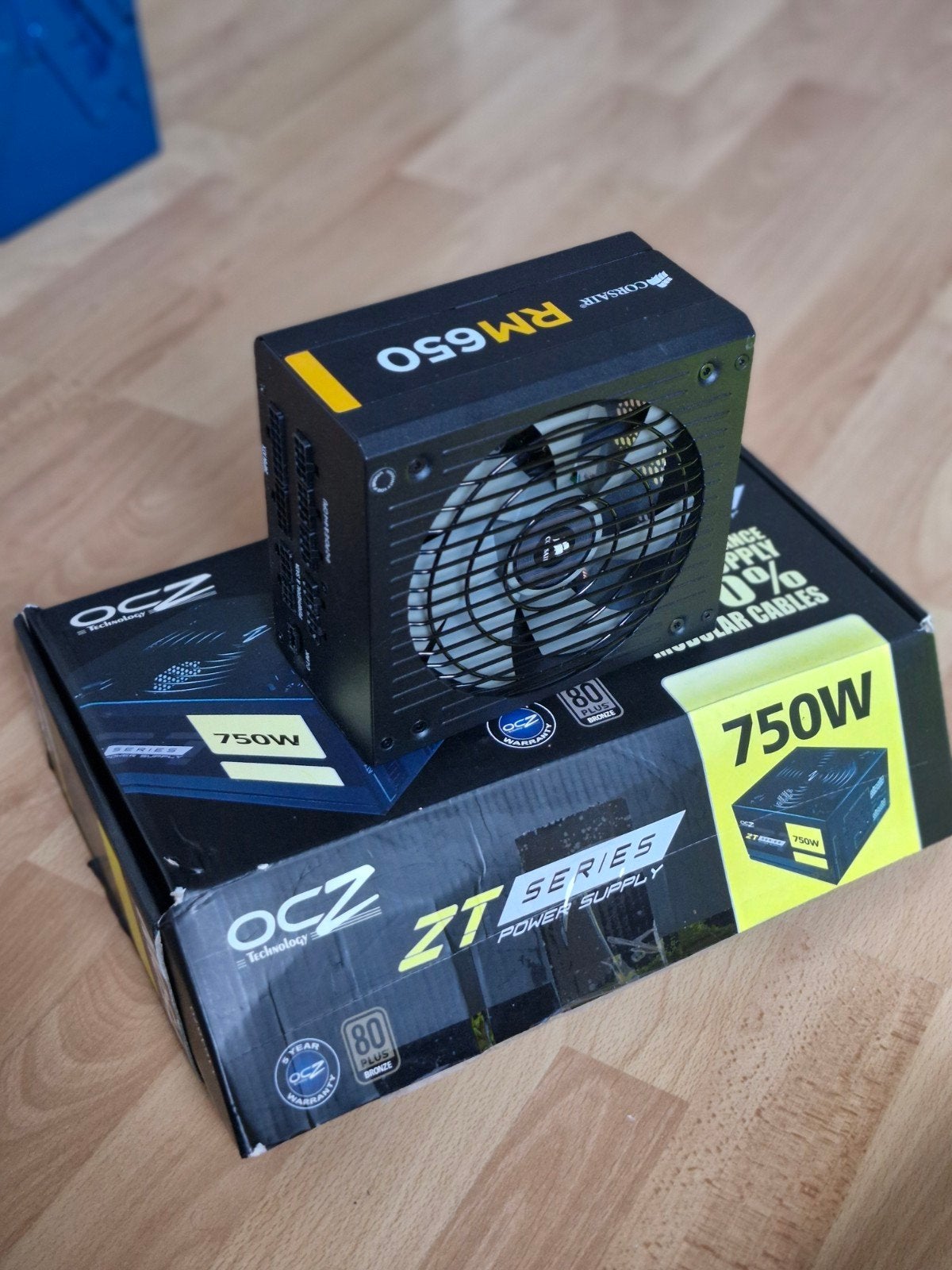 ocz ZT series 750w Power supply met doos en kabels, Computers en Software, Ophalen of Verzenden