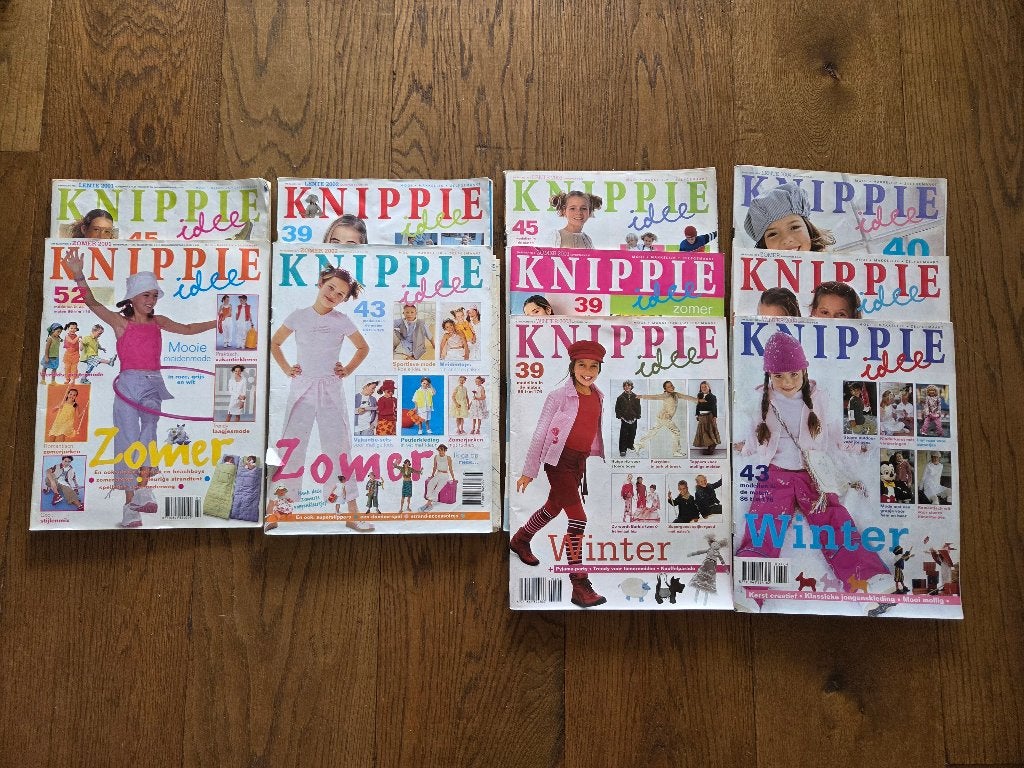 Knippie Idee 10 st, kindermode- en naaitijdschrift 2001-2004, Kind, Knippie, Ophalen of Verzenden, Overige typen