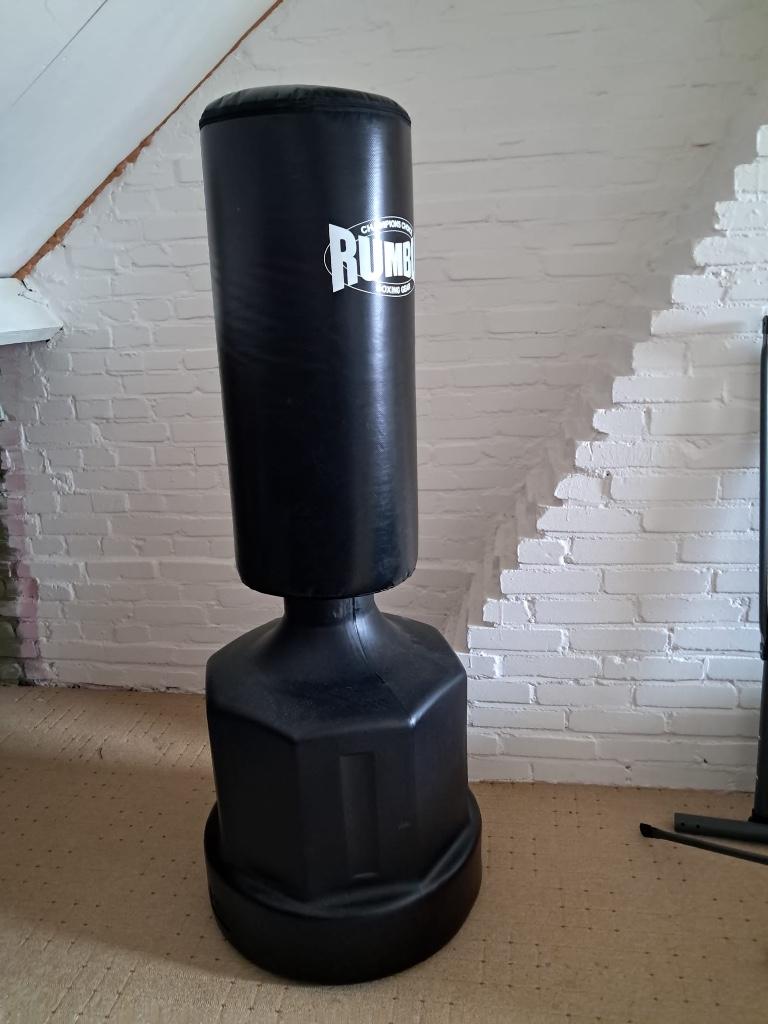 Rumble bokszak paal en accessoires, Ophalen, Zo goed als nieuw