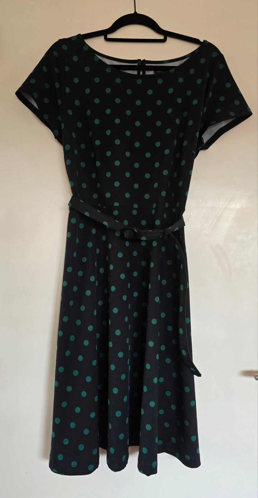 King Louie Betty jurk - XL - Zwart met groene stippen, Kleding | Dames, Jurken, Zwart, Maat 46/48 (XL) of groter, Ophalen of Verzenden