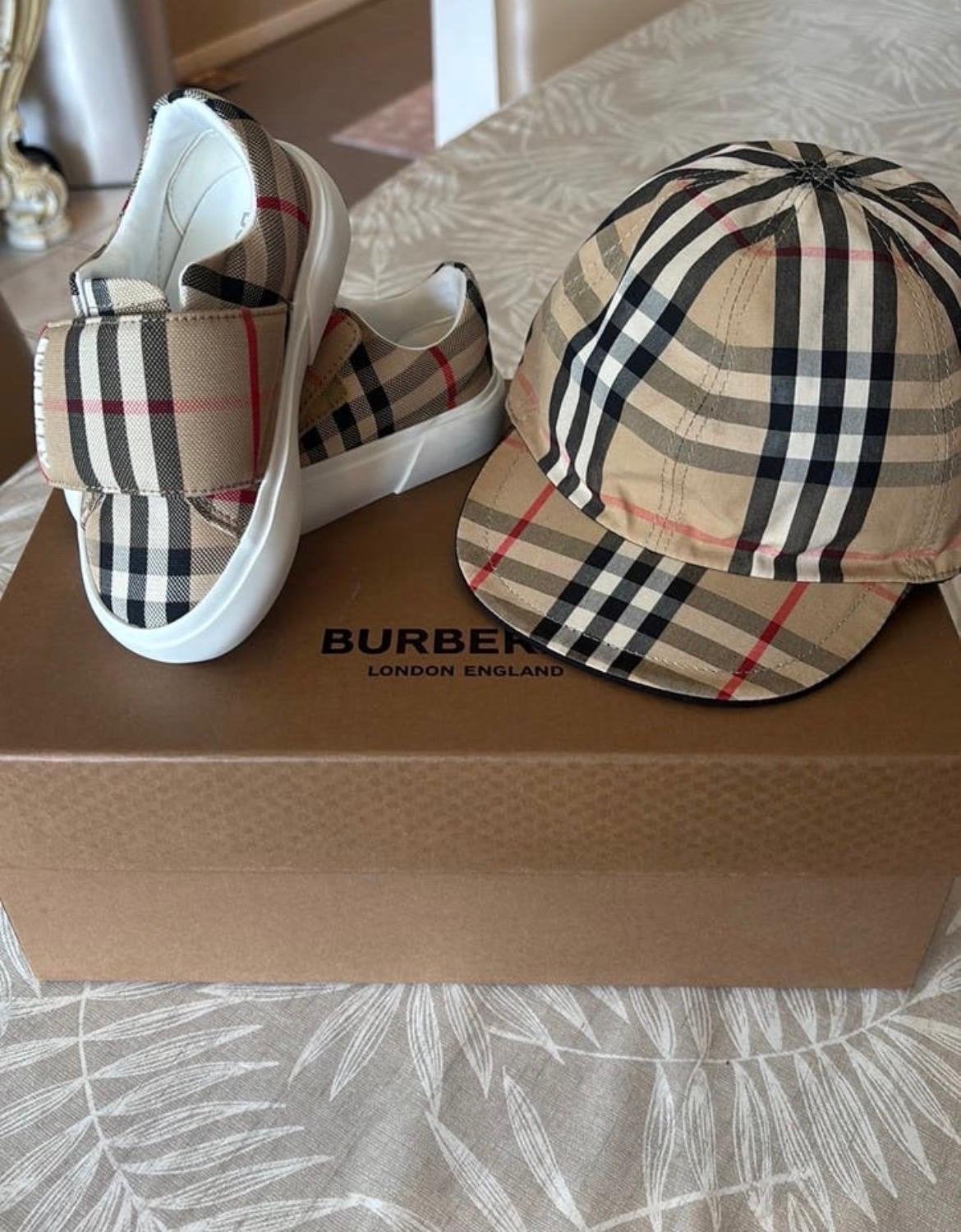Burberry pet & splinternieuwe sneakers - maat 24, Kinderen en Baby's, Kinderkleding | Schoenen en Sokken, Ophalen, Nieuw, Jongen of Meisje