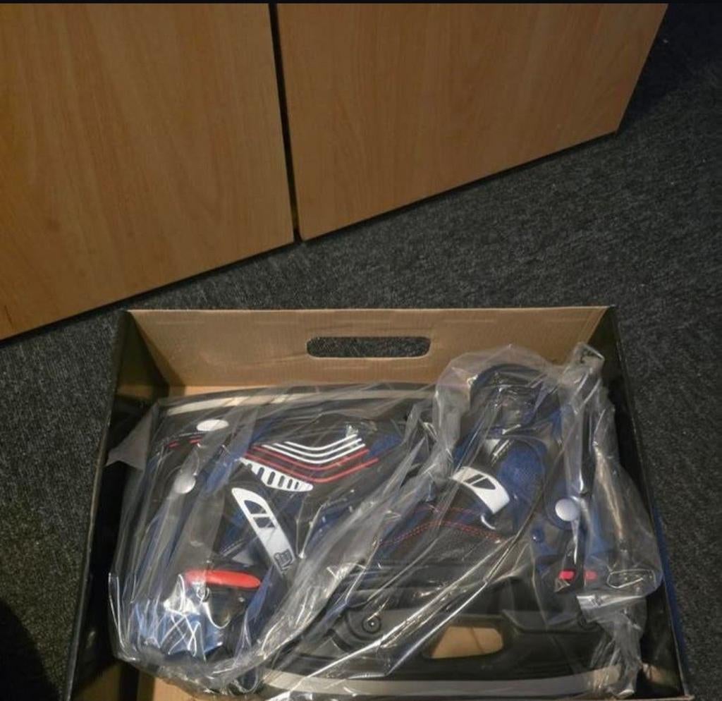 Nieuwe schaatsen, verstelbaar van maat 32 t/m 36, Sport en Fitness, Schaatsen, Ophalen of Verzenden, Nieuw, IJshockeyschaatsen