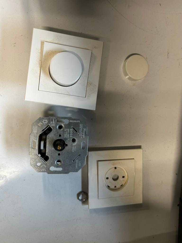2 goed werkende kopp dimmers, Doe-het-zelf en Verbouw, Elektra en Kabels, Ophalen of Verzenden, Gebruikt, Overige typen