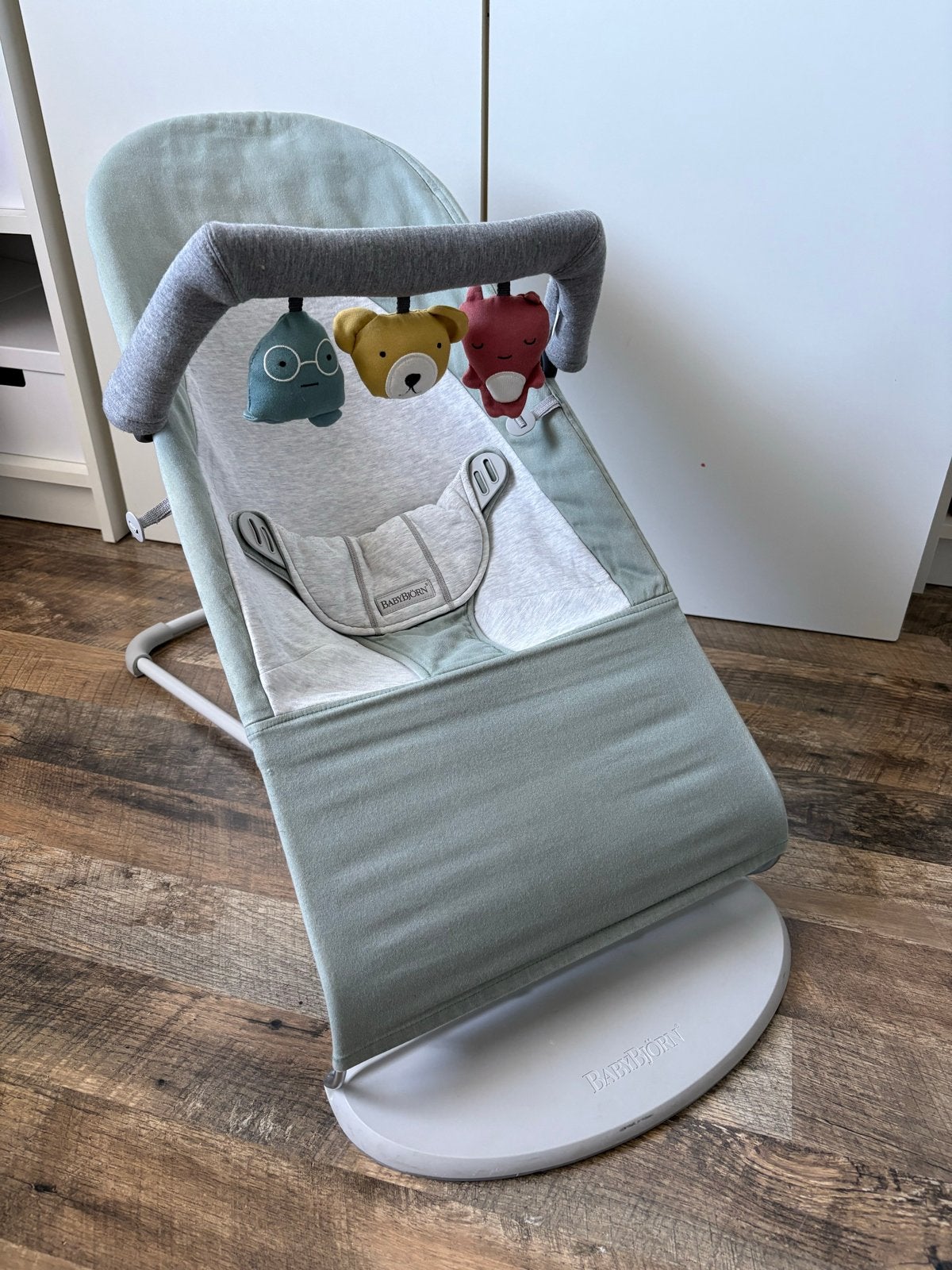 Babybjorn Wipstoel Groen met speelboog, Kinderen en Baby's, Ophalen, Gebruikt, Wipstoel, Overige merken