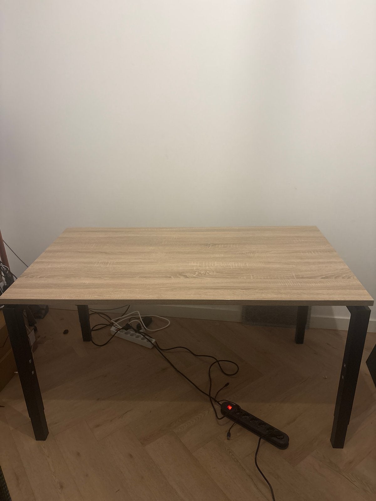 Bureau 140x80 cm - Eiken Houtkleur met zwart onderstel, Huis en Inrichting, Ophalen, Zo goed als nieuw