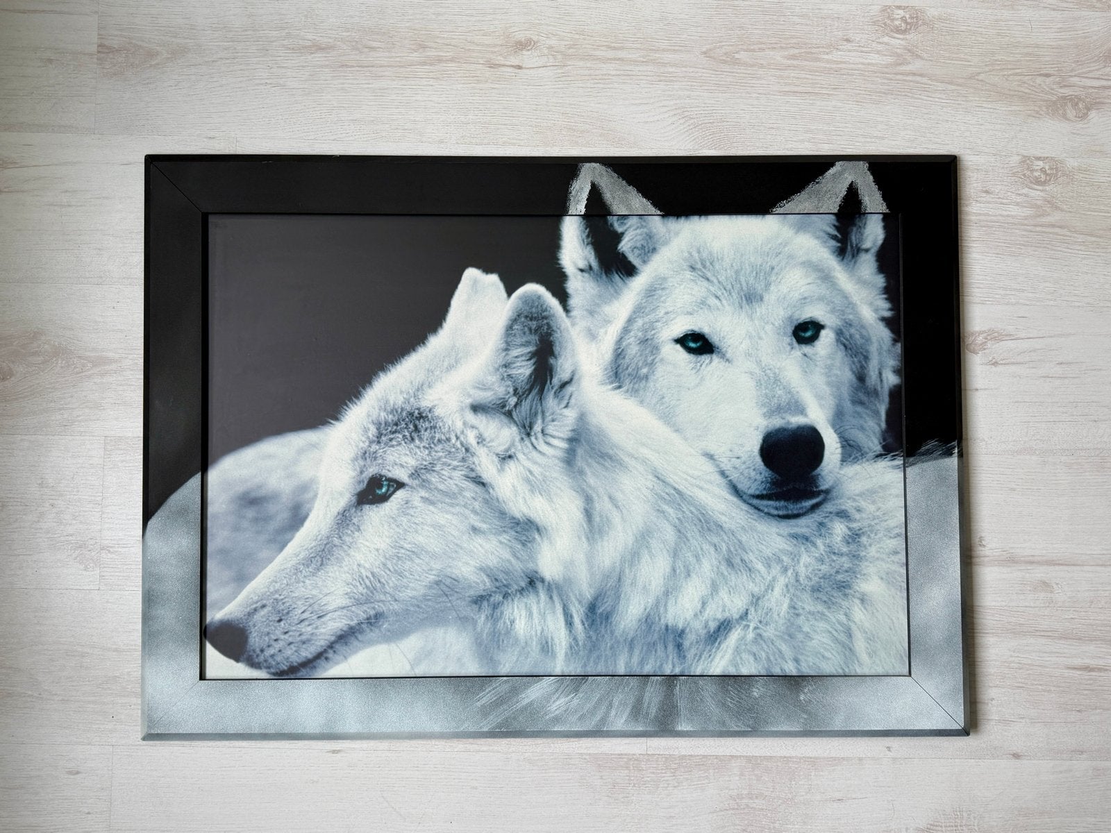 Schilderij met twee witte wolven, Ophalen