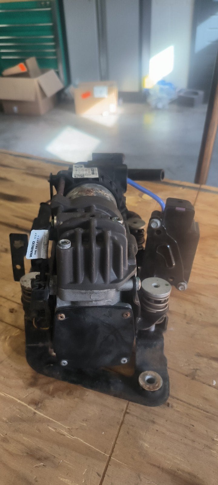 Compressor luchtvering BMW 7 Serie (origineel WABCO), Ophalen of Verzenden, Gebruikt, BMW