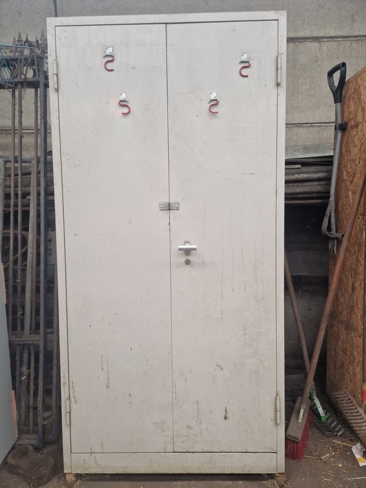 Grote metalen archiefkast legplanken, stalkast muisvrij, Huis en Inrichting, Ophalen, Gebruikt, 100 tot 150 cm, 200 cm of meer