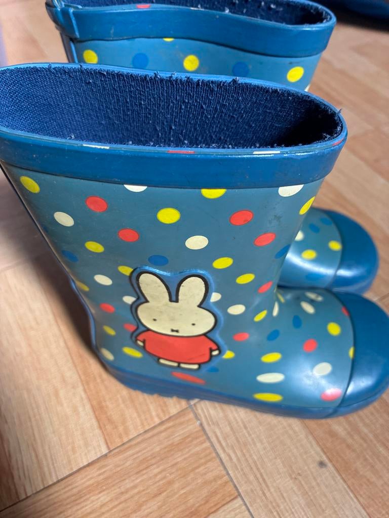 Blauwe kinderlaarzen met Nijntje en stippen, maat 24/25, Kinderen en Baby's, Kinderkleding | Schoenen en Sokken, Ophalen of Verzenden