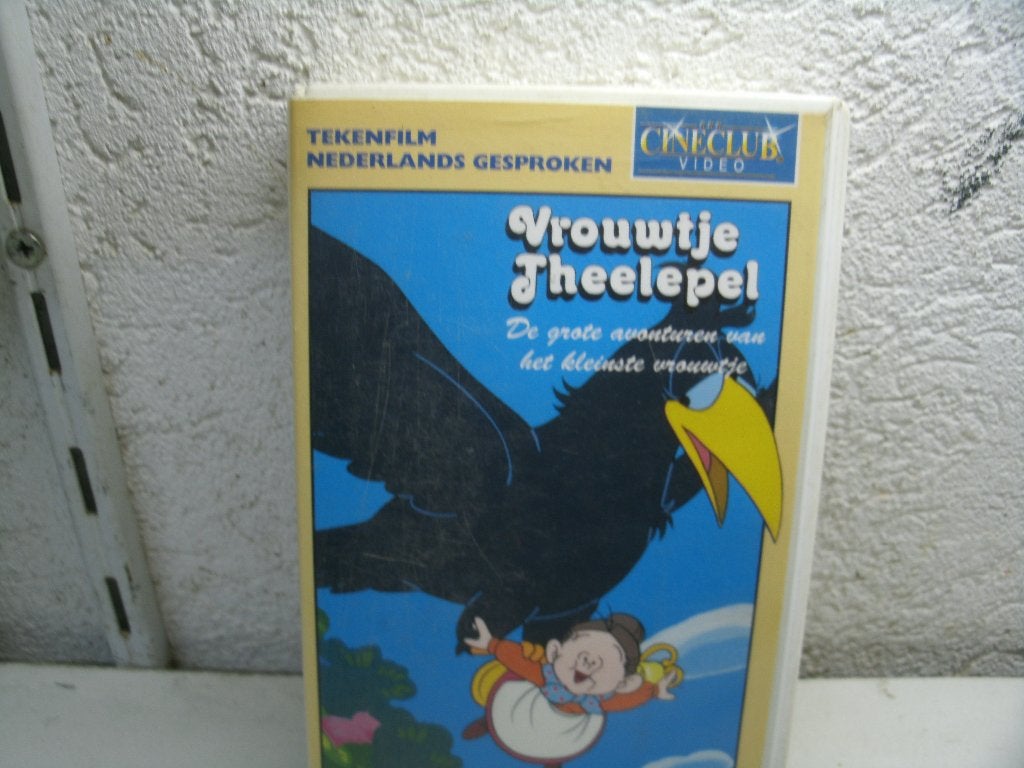 vhs 28a vrouwtje theelepel avonturen, Alle leeftijden, Ophalen of Verzenden, Zo goed als nieuw