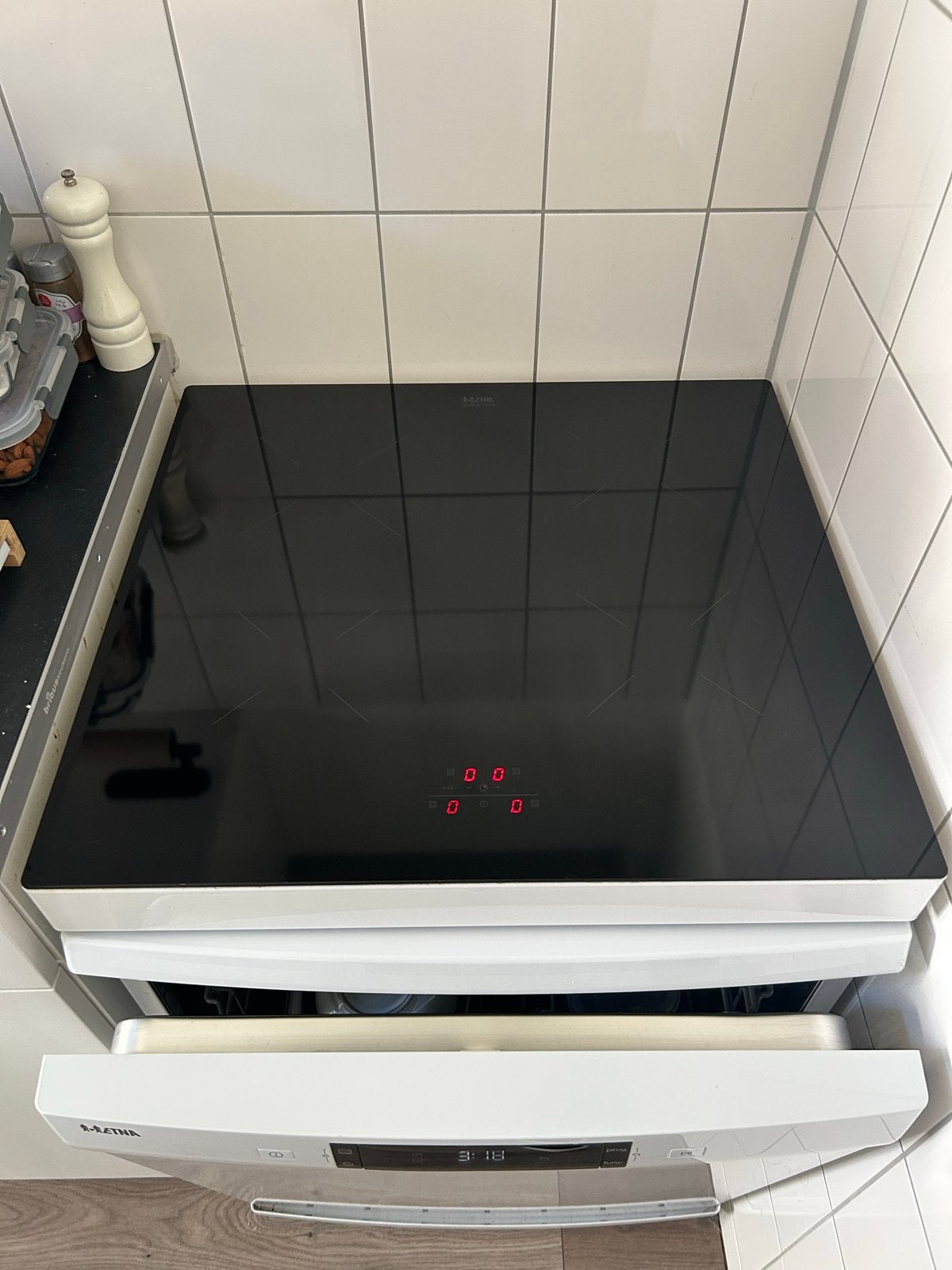 ETNA KIV360WIT Inductiekookplaat - 2 fasen, 4 zones, Ophalen, Gebruikt, Inductie, 4 kookzones