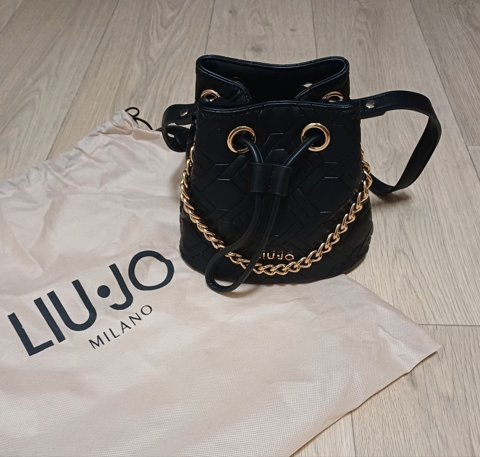 Liu Jo Milano Zwarte Handtas met Gouden Details, Ophalen of Verzenden, Zo goed als nieuw, Zwart, Handtas
