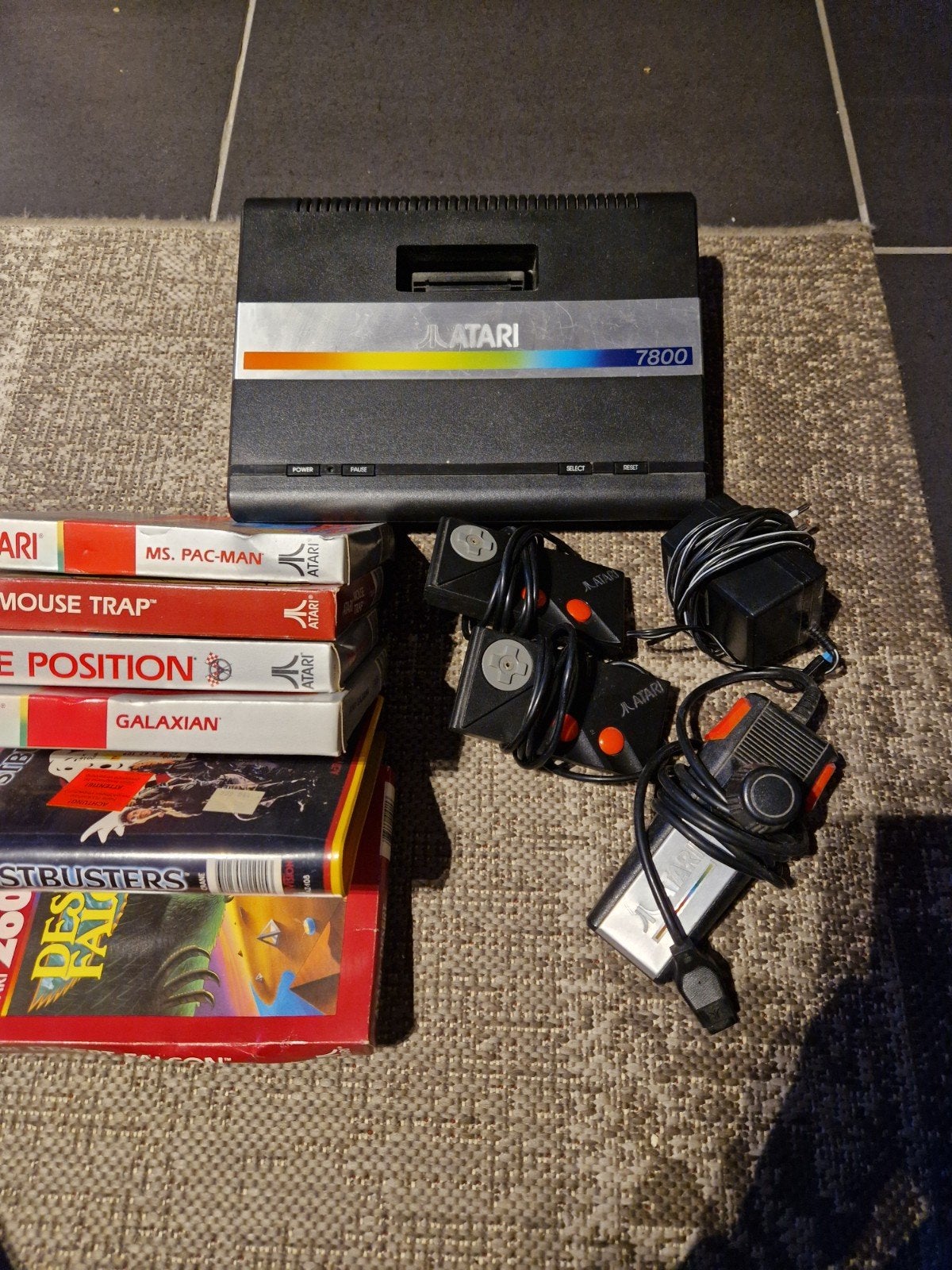 Atari 7800 met 3 controllers en 6 games, Spelcomputers en Games, Atari 7800 of Flashback, Ophalen of Verzenden, Met 3 controllers of meer
