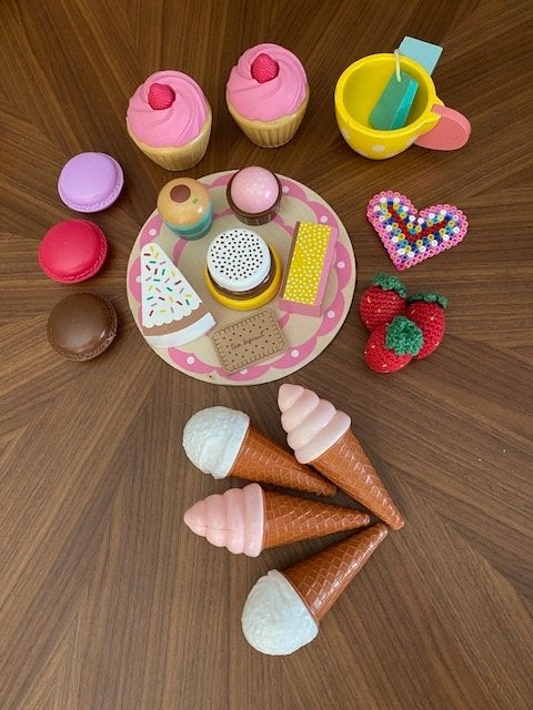 Houten dessert speelset, Ophalen, Zo goed als nieuw
