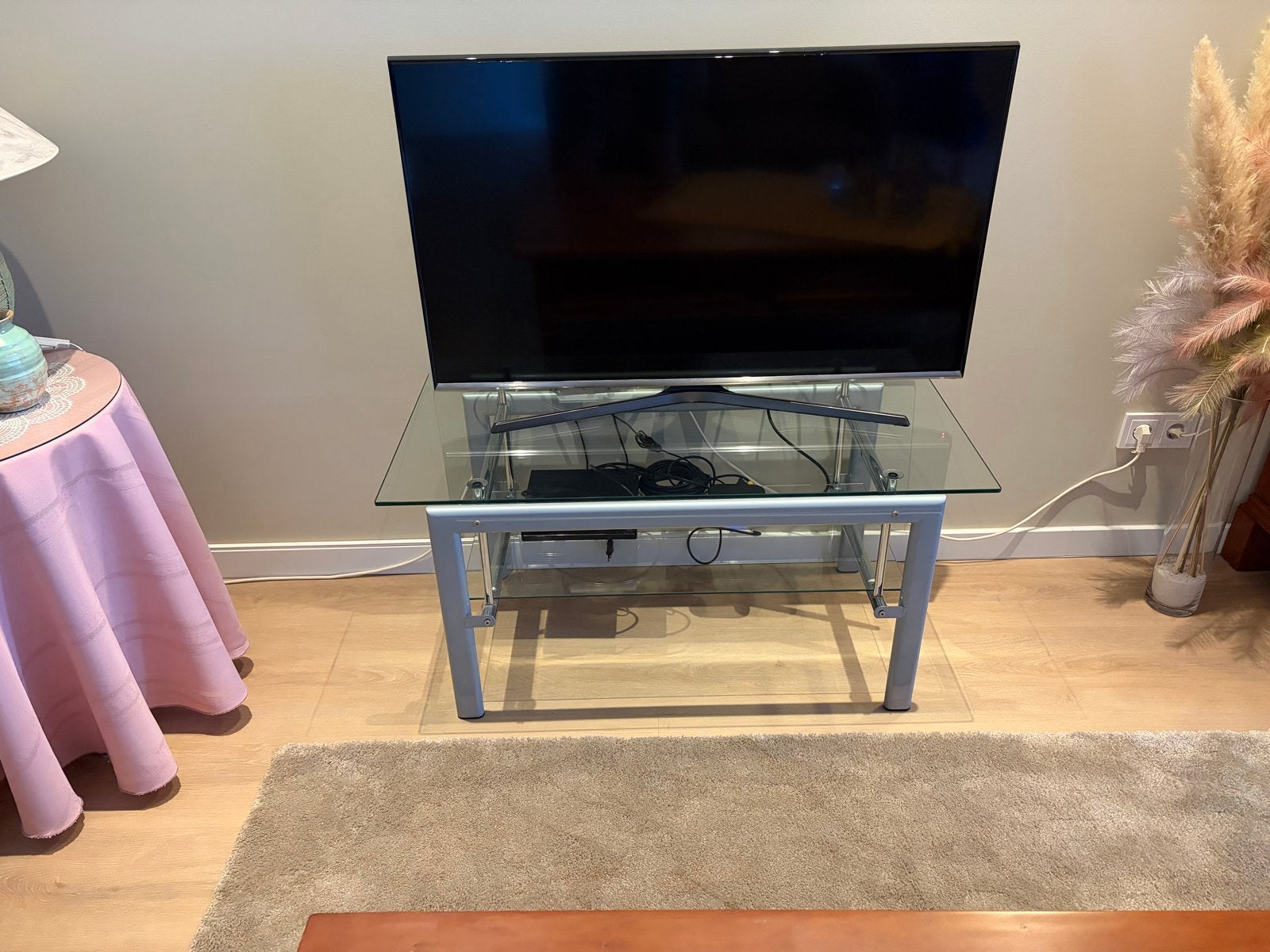 Glazen TV-meubel met metalen frame, Ophalen, Gebruikt, 100 tot 150 cm, Glas