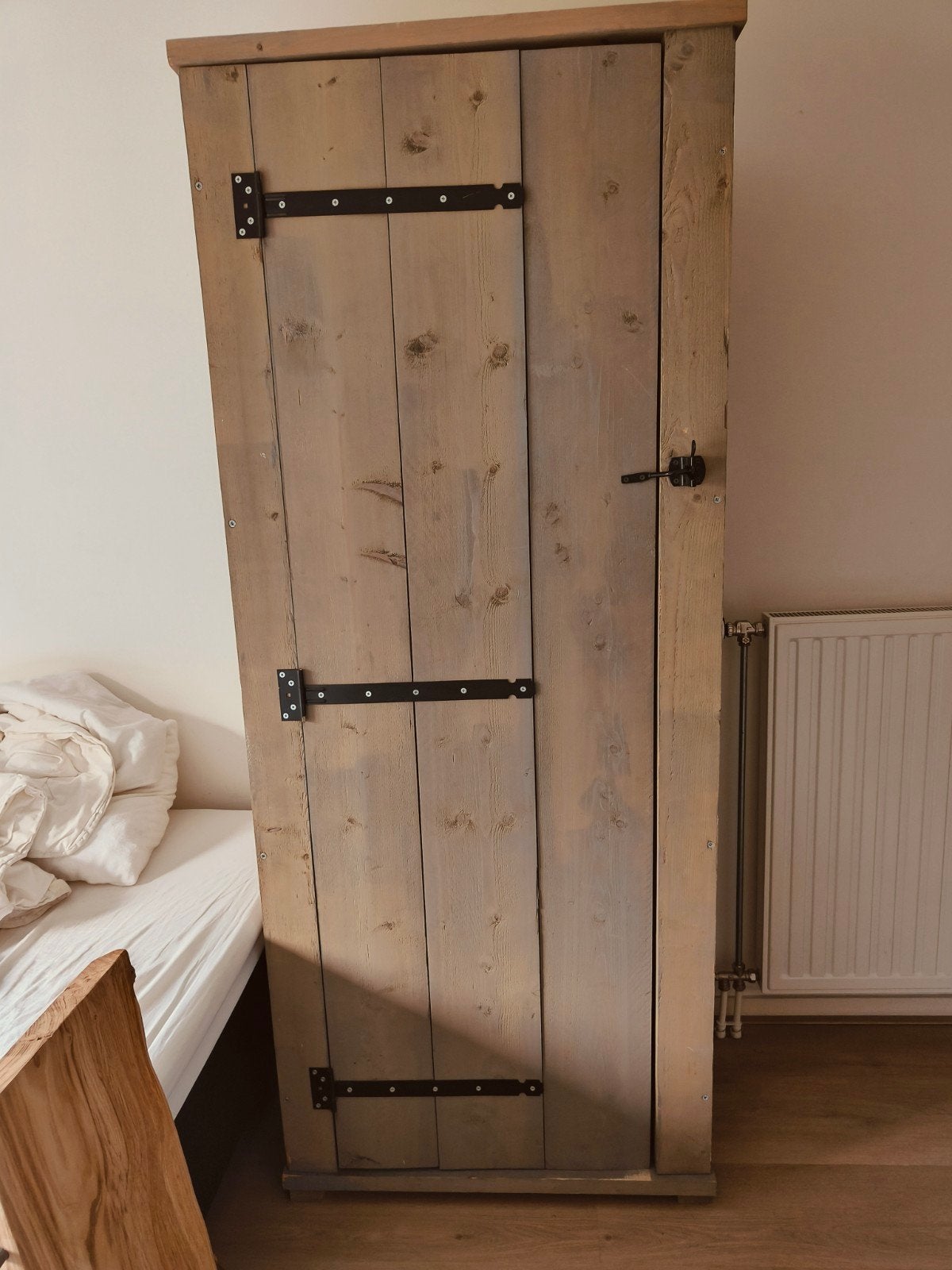 Steigerhouten kast met planken en hangruimte, Huis en Inrichting, Ophalen, Gebruikt, 200 cm of meer, Met plank(en)